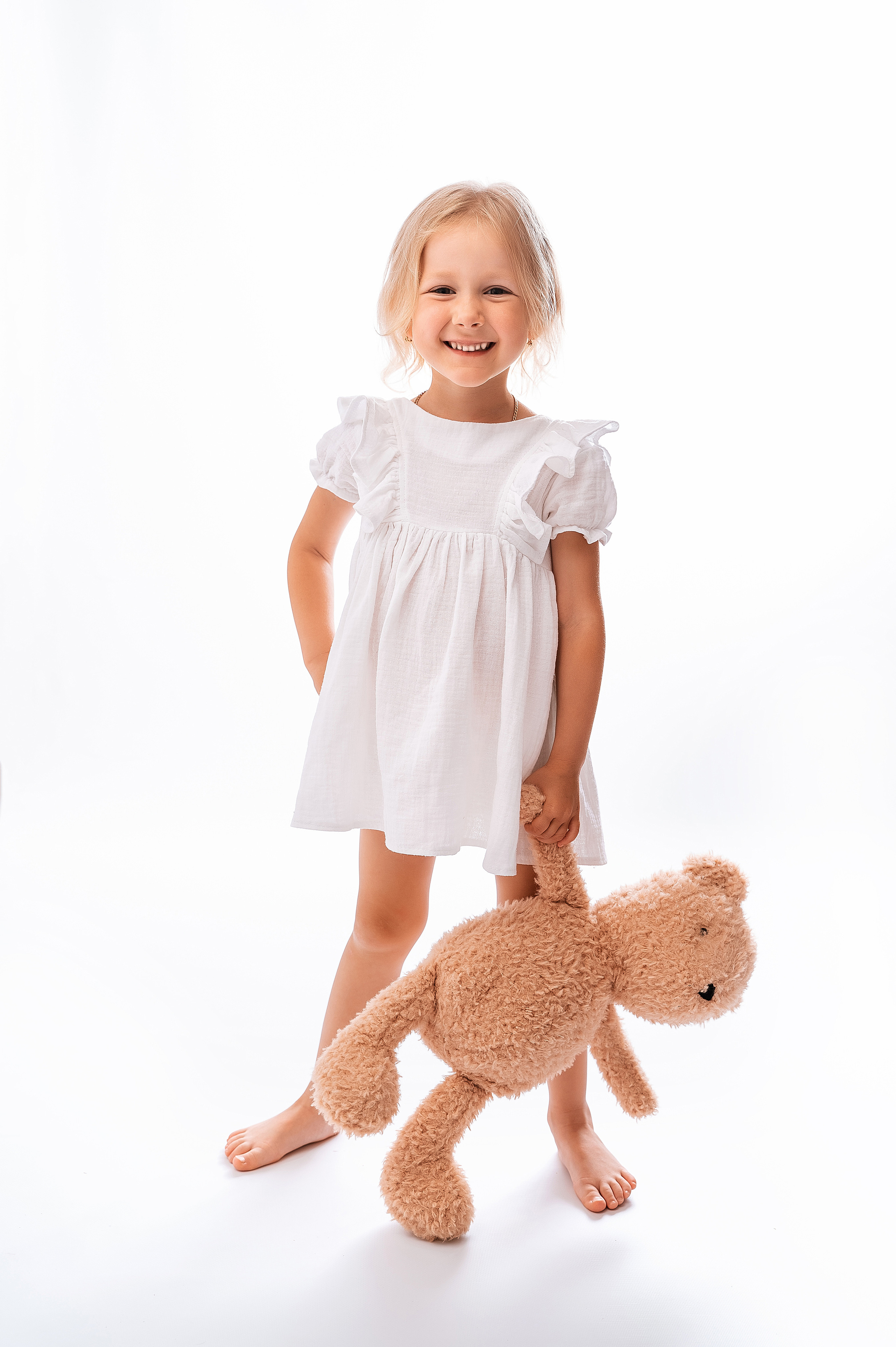 White love minimalism. Фотограф Каменск-Уральский Алена Обвинцева (фото новорожденных, в ожид