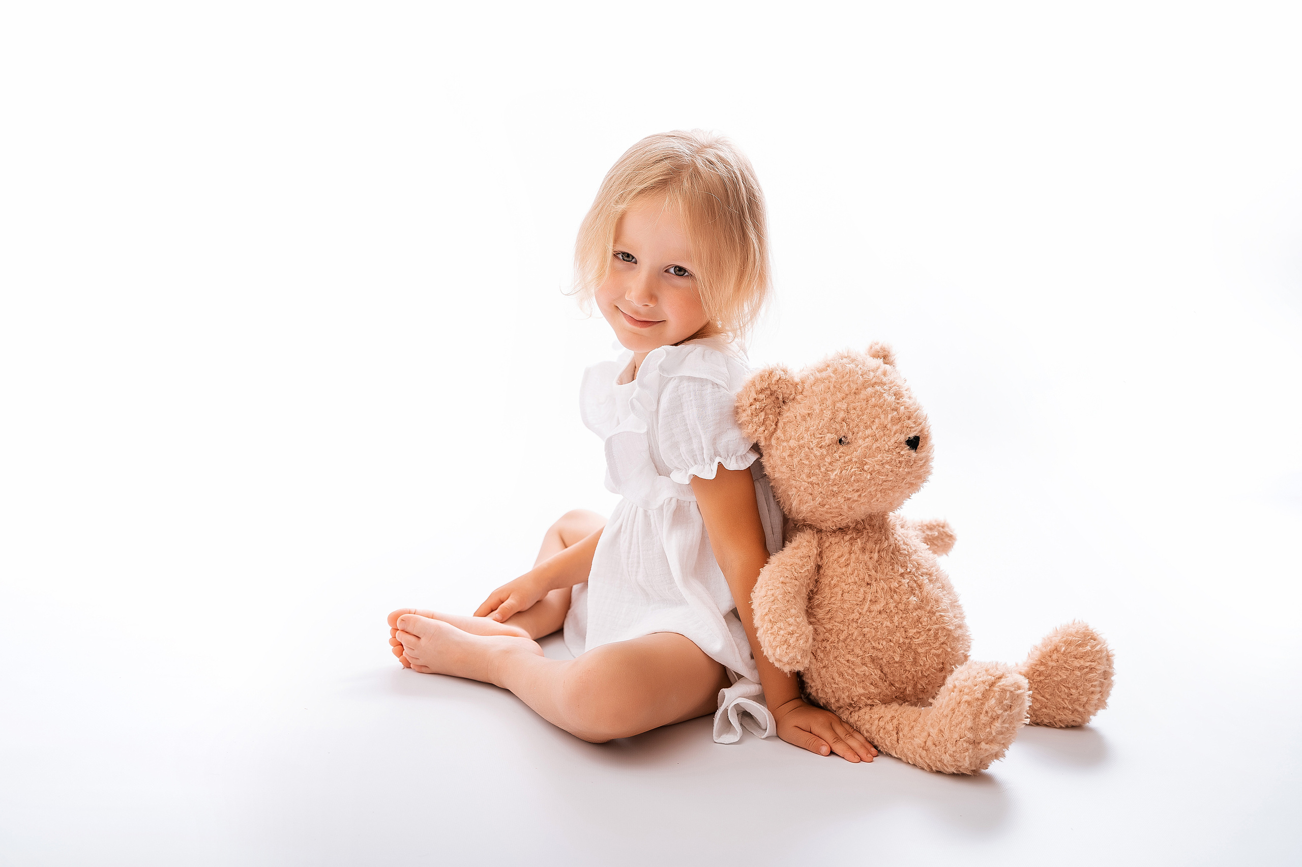 White love minimalism. Фотограф Каменск-Уральский Алена Обвинцева (фото новорожденных, в ожид