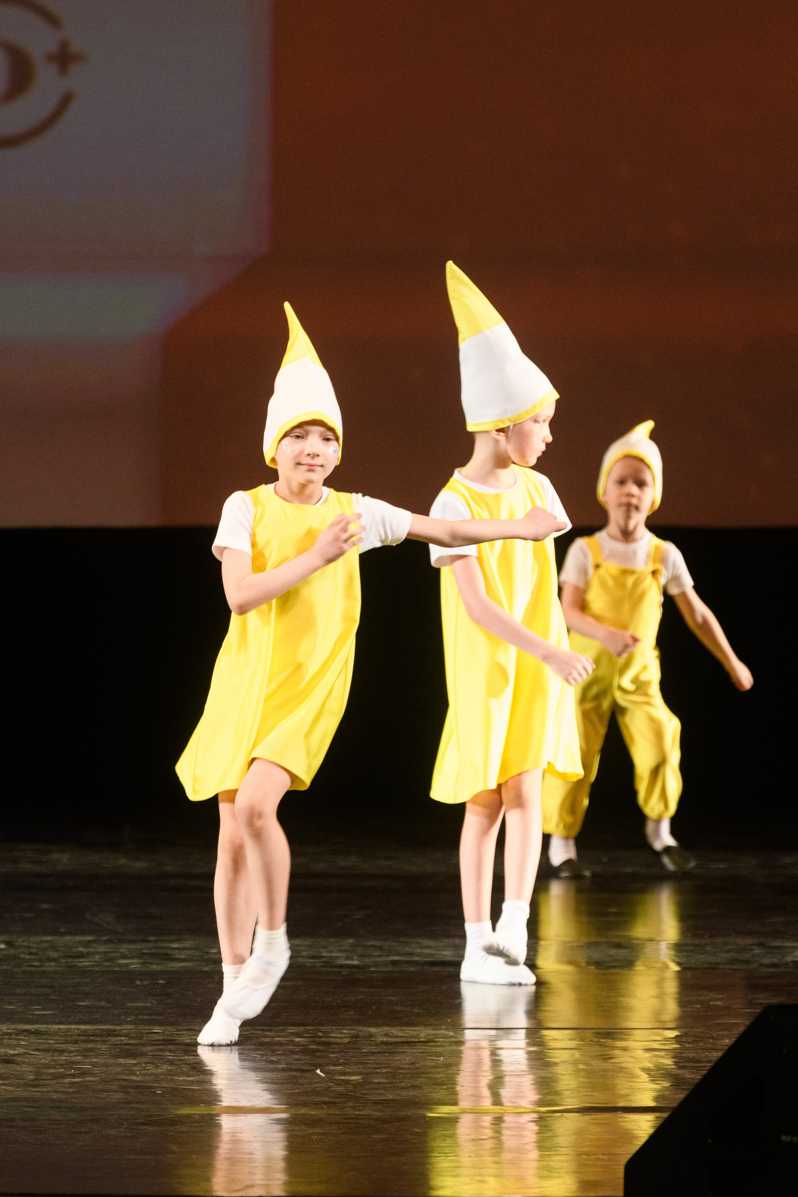 23 апреля, часть 1, БКЗ Октябрьский, г. Санкт-Петербург. Золотое яблочко