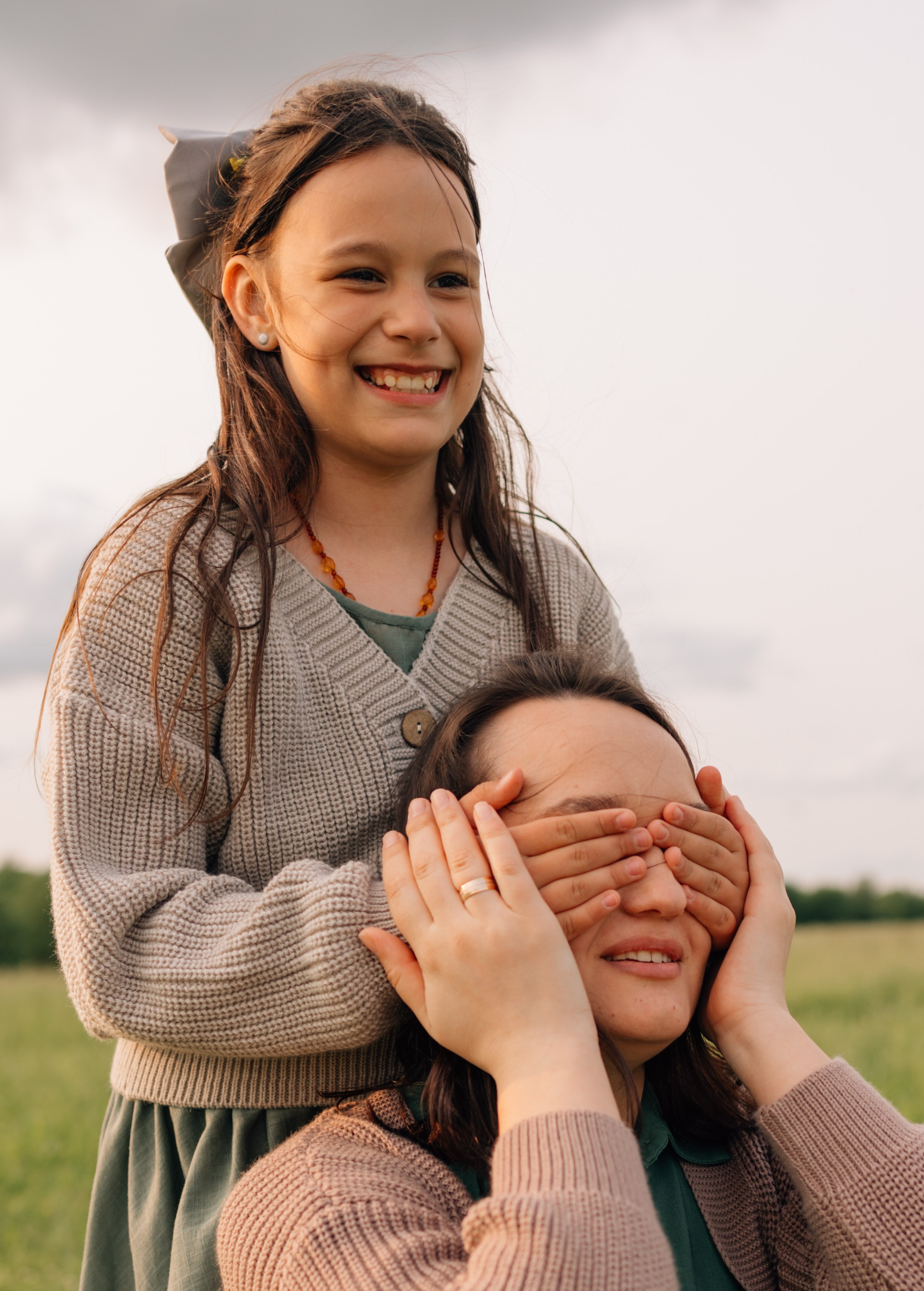Анна, Марчелло, Настенька и Влада в поле. Фотограф Москва Светлана Кирюшина
