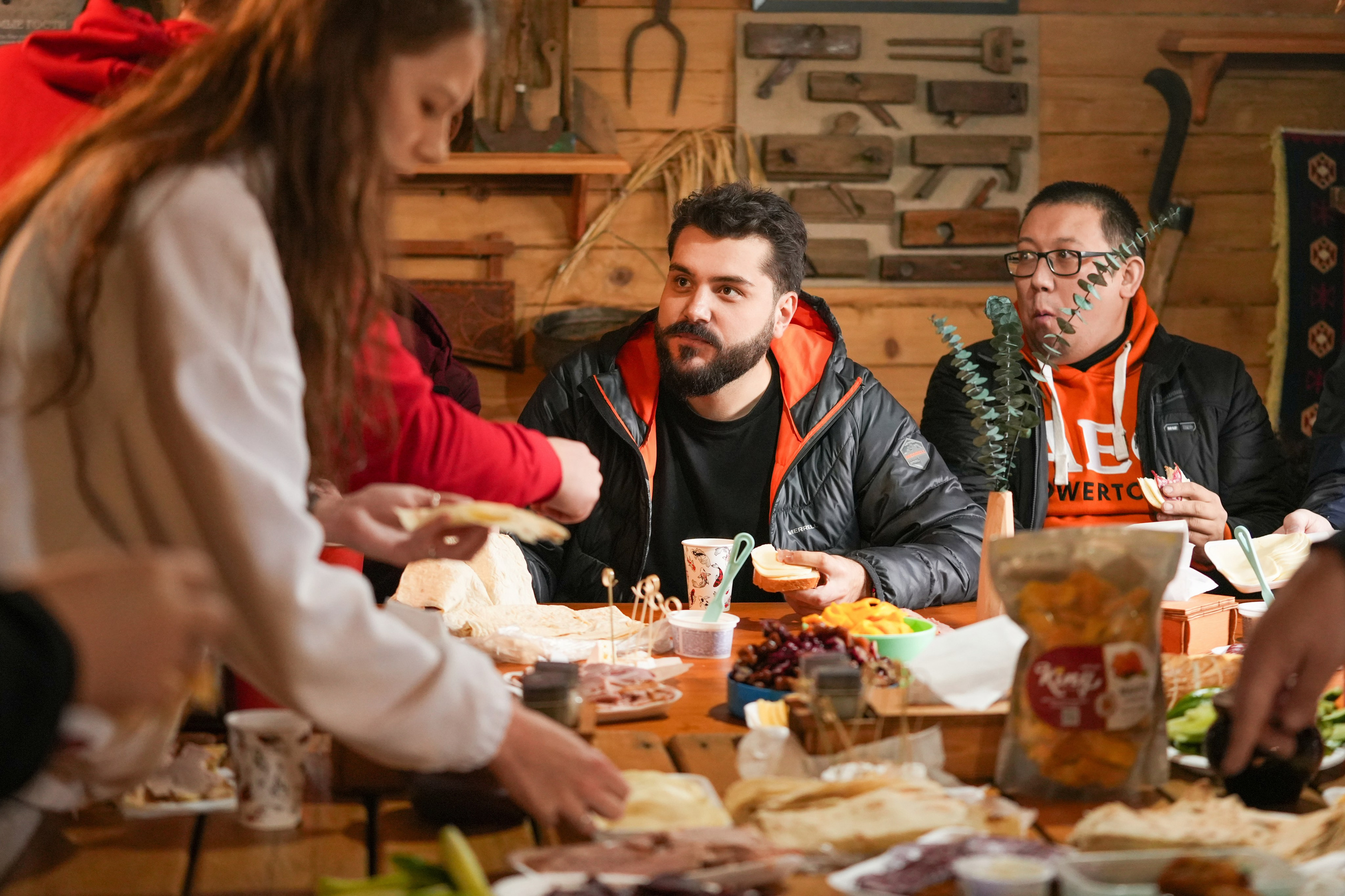 MICE мероприятие — хайкинг на курорте Роза Хутор. Репортажный фотограф в Красной Поляне и Сочи Павлюченко Екатерина