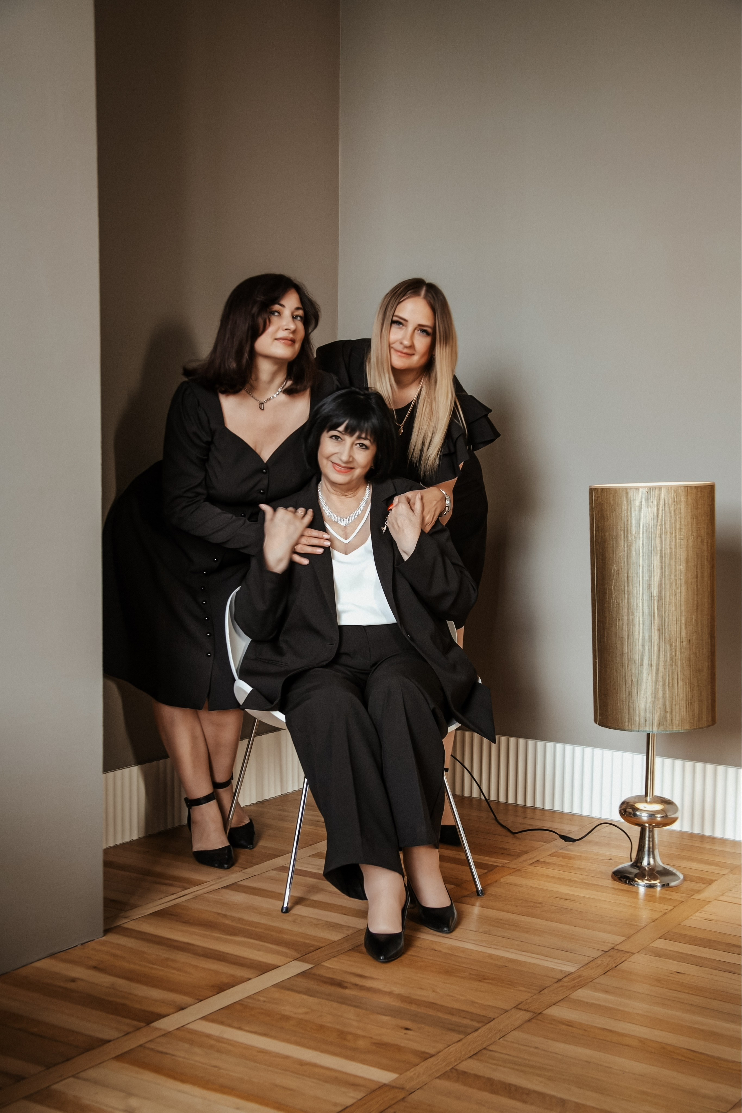 Женская линия семьи в четырёх поколениях. Фотостудия ПЕРФЕКТ. Мария Авджян Фотограф и видеограф Краснодар