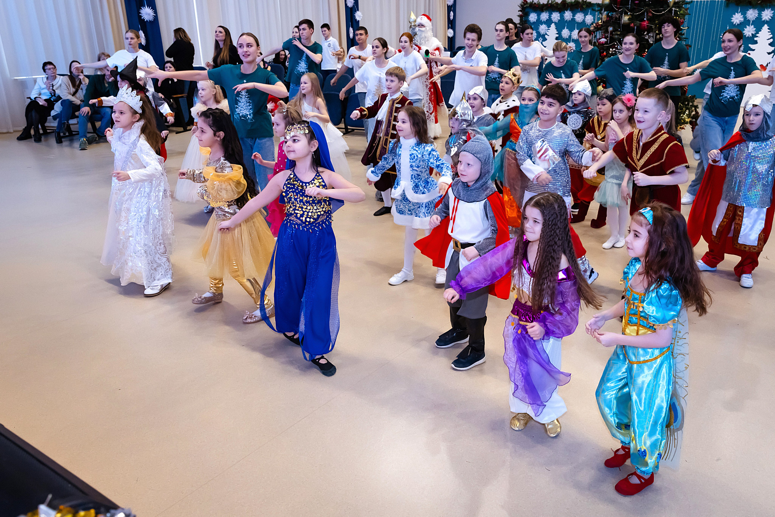 Новогодний праздник 1 В класс! Гимназия № 23. Фотограф и Видеограф в Краснодаре Юлия Солодченко