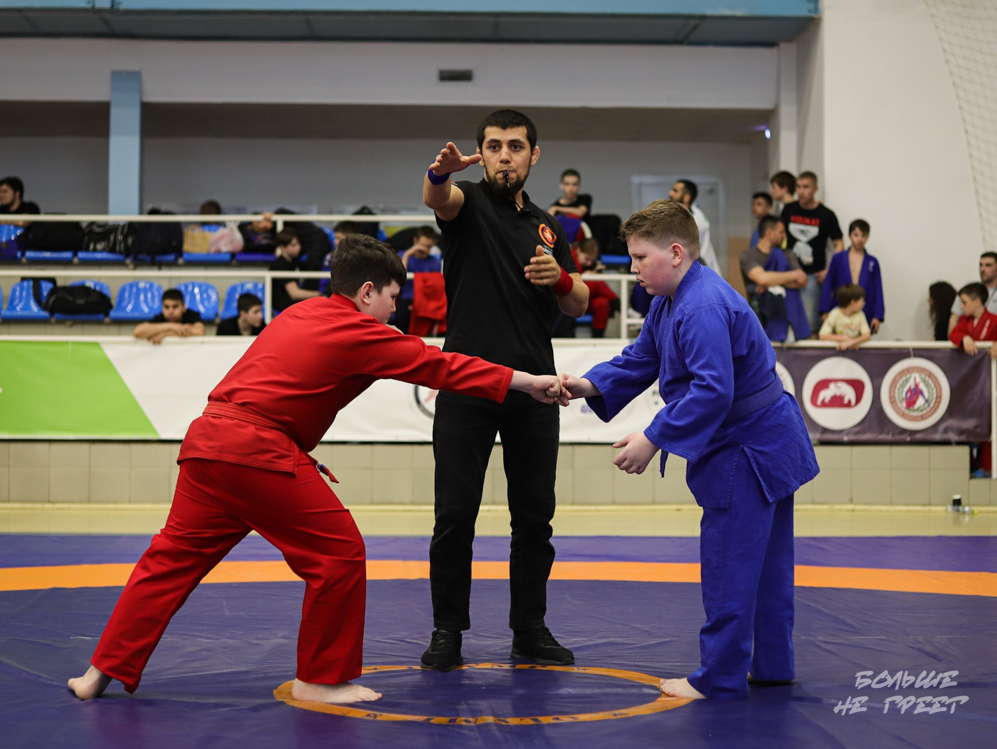ПЕРВЕНСТВО УРФО ПО СПОРТИВНОЙ БОРЬБЕ ГРЭППЛИНГ И ГРЭППЛИНГ-ГИ. Больше не греет