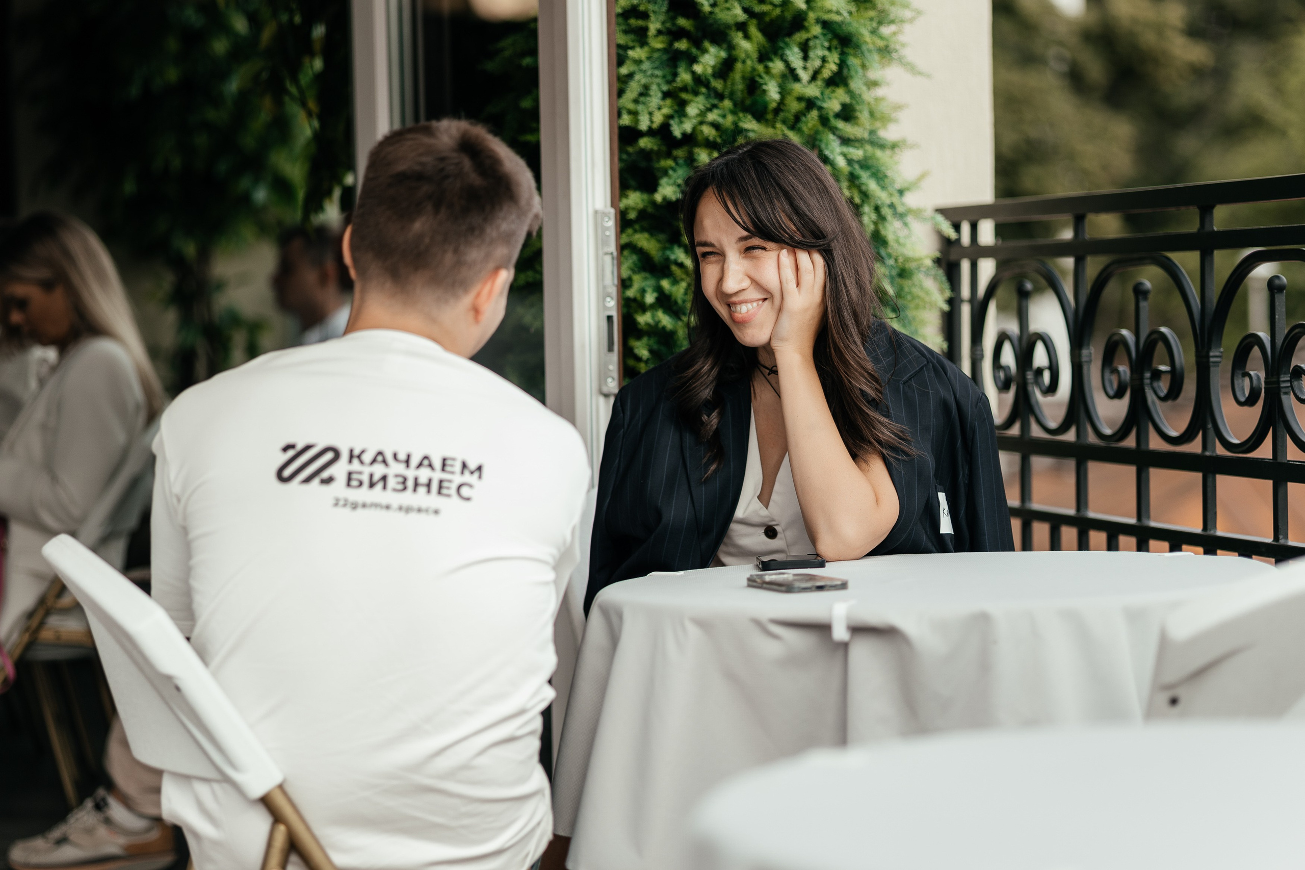 СЭНСЭЙ — бизнес клуб. Портретный и репортажный фотограф в Казани Максим Сипачев