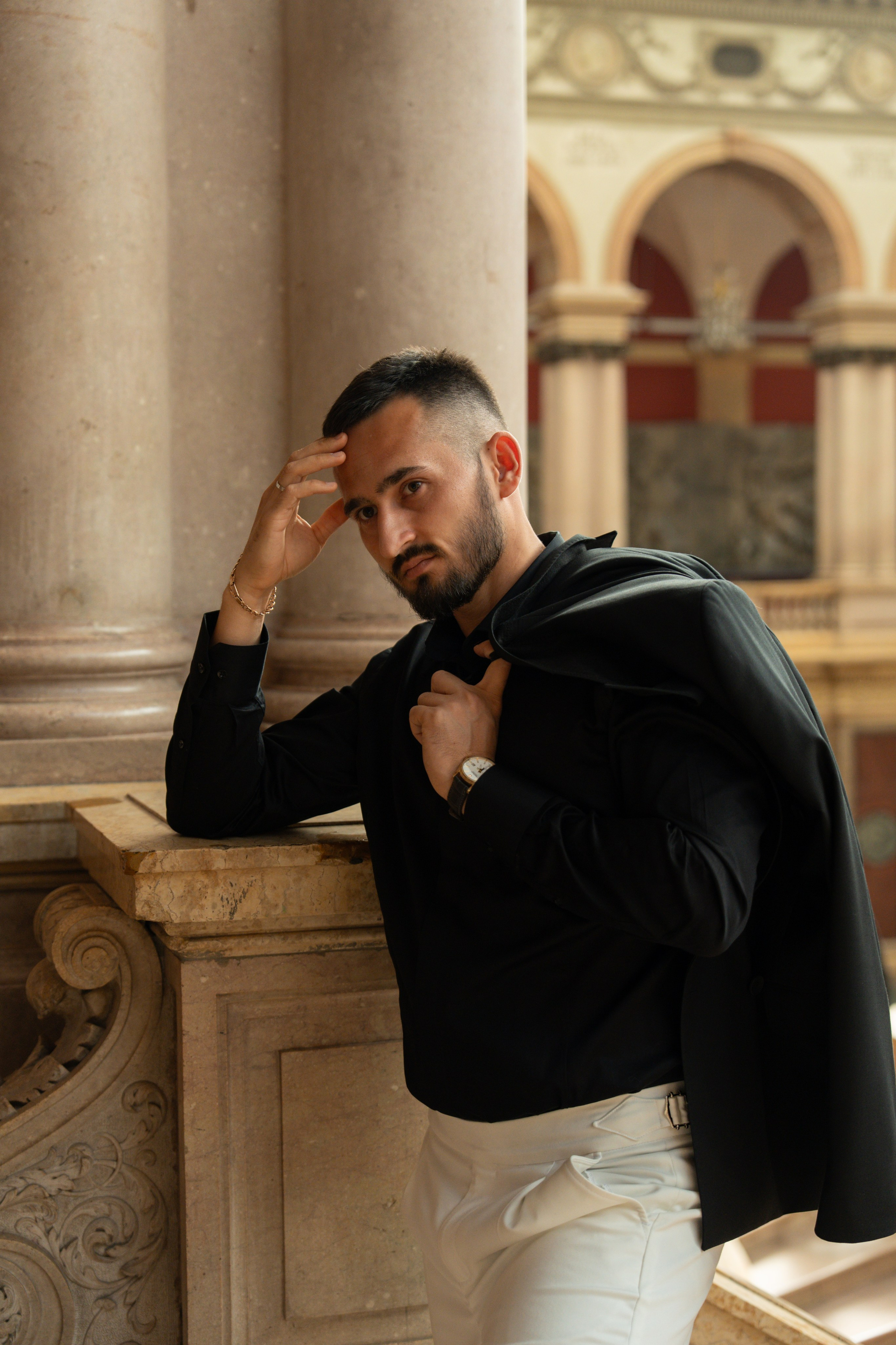 Свадебная фотосессия в Академии Штиглица в Петербурге. Свадебный фотограф в Москве Анна Полушина