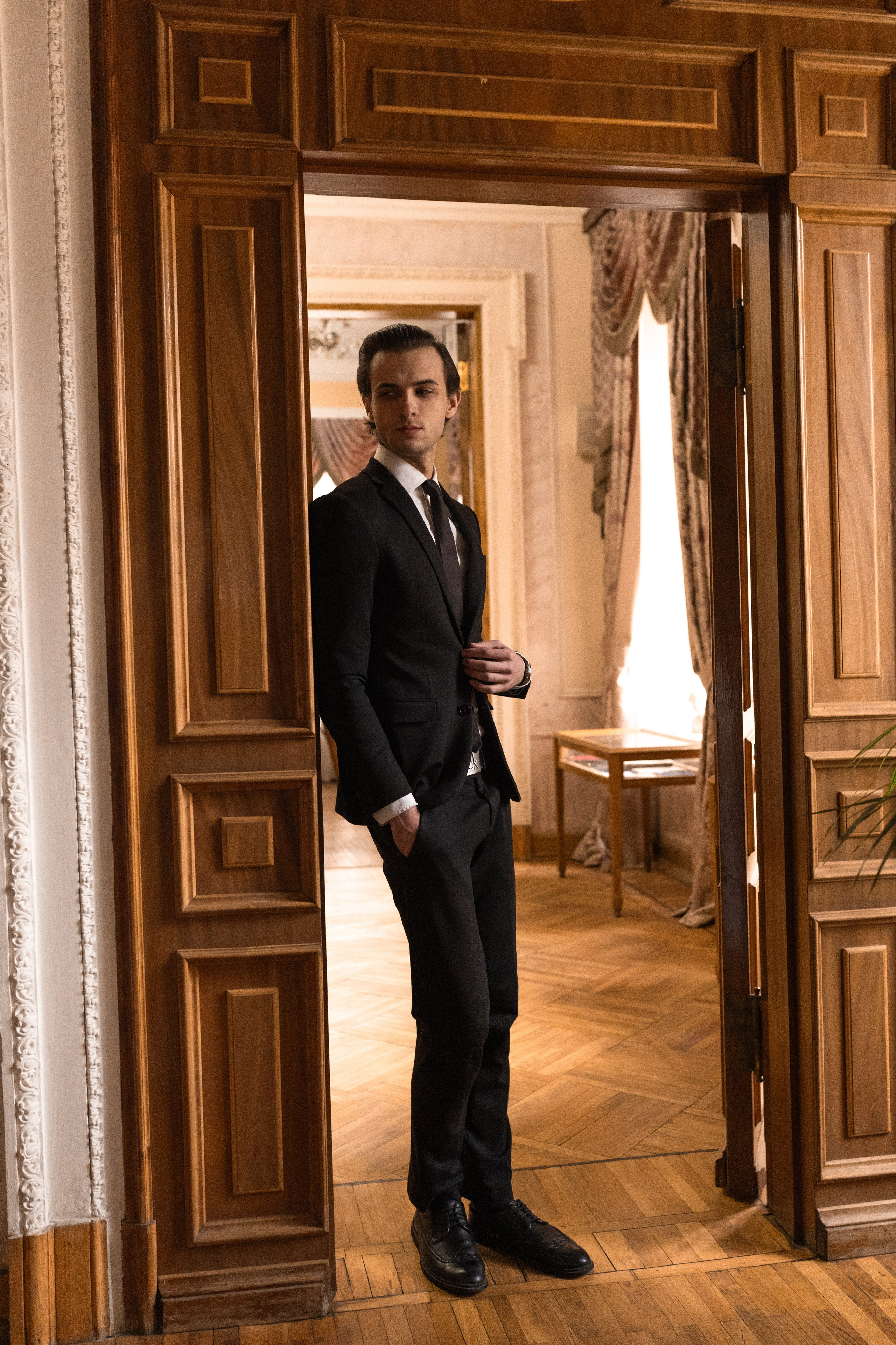 Свадебная фотосессия в Пушкинской библиотеке. Свадебный фотограф в Москве Анна Полушина