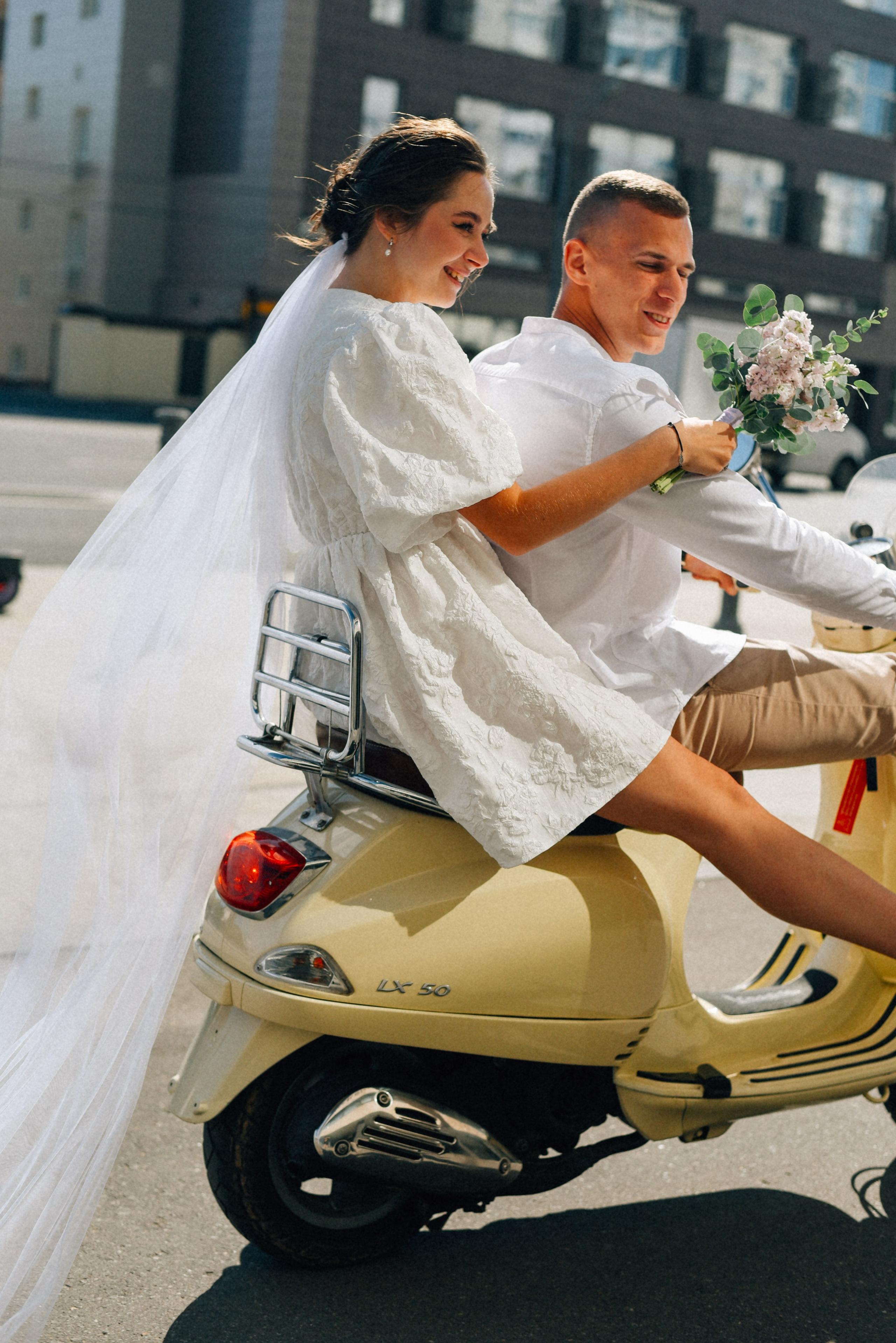 Андрей и Дарья ЗАГС № 4 Свадебная прогулка по городу. Фотограф Лола Волна, город Москва