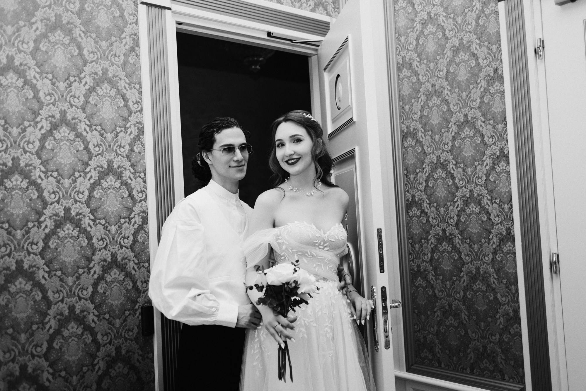 Свадебная фотосессия в Тюмени: ЗАГС, Мост Влюбленных и Монастырь | Фотограф Дарья Мустафина. Портретный фотограф Тюмень Дарья Мустафина