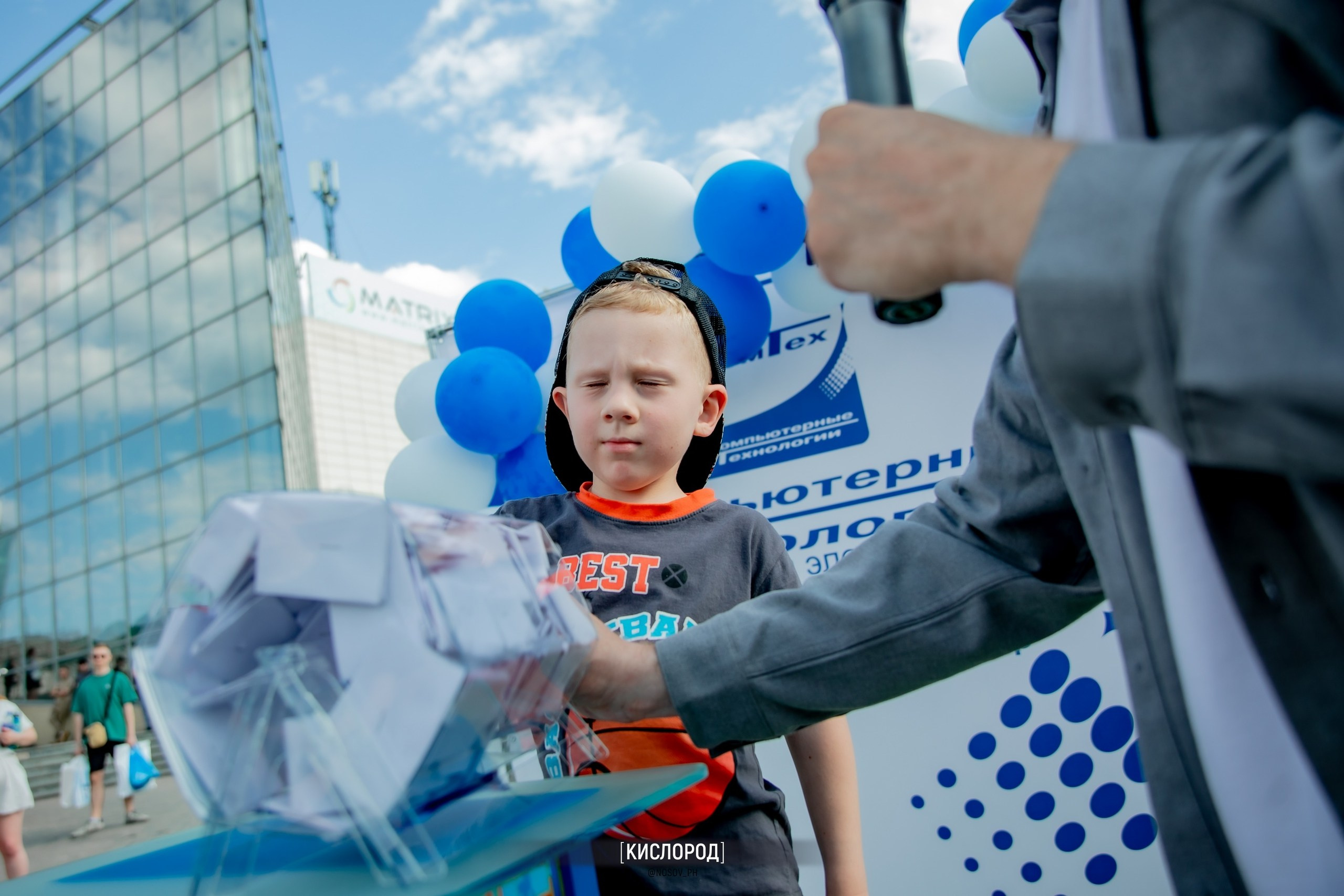 Репортажная съемка с открытий магазинов. Свадебный, репортажный и фуд фотограф в Донецке и Макеевке Носов Дмитрий