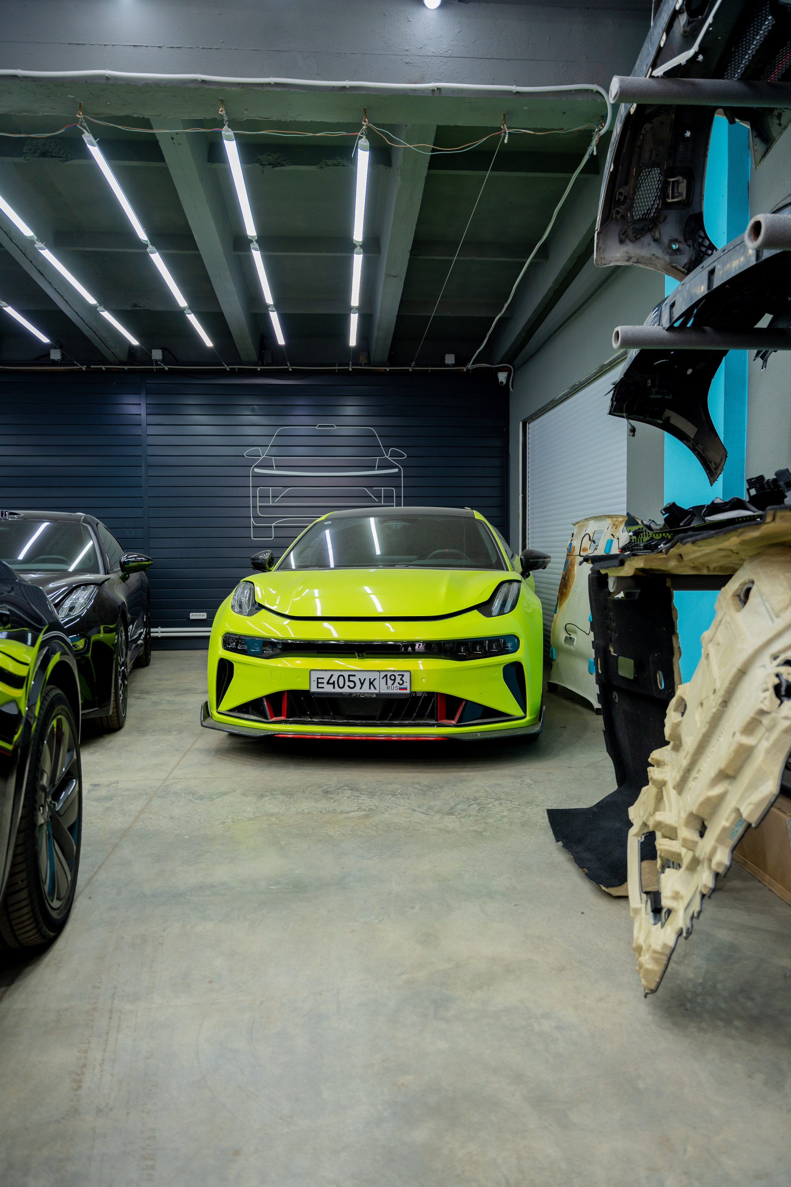 Интерьерная фотосъемка автосалона Elrus в Краснодаре. Zeekr, LiXiang Профессиональная фотосъемка интерьера премиум-автосалона в Краснодаре. Шедевры для Вас! Фотограф и Видеограф в Краснодаре Пахиев Руслан