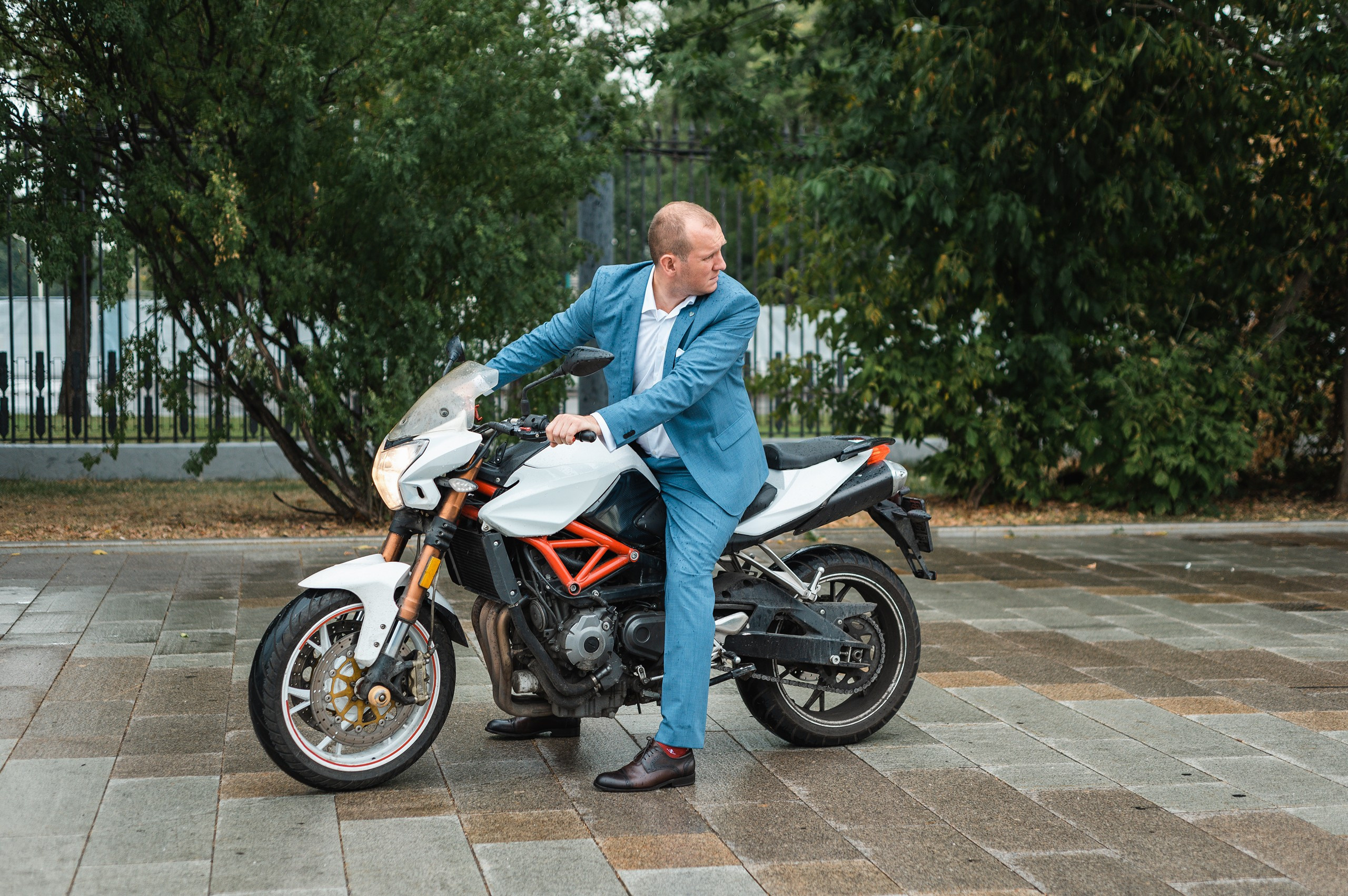 Прогулка молодожёнов Ксении и Александра. Семейный, портретный, репортажный фотограф lifestyle в Москве и Кирове