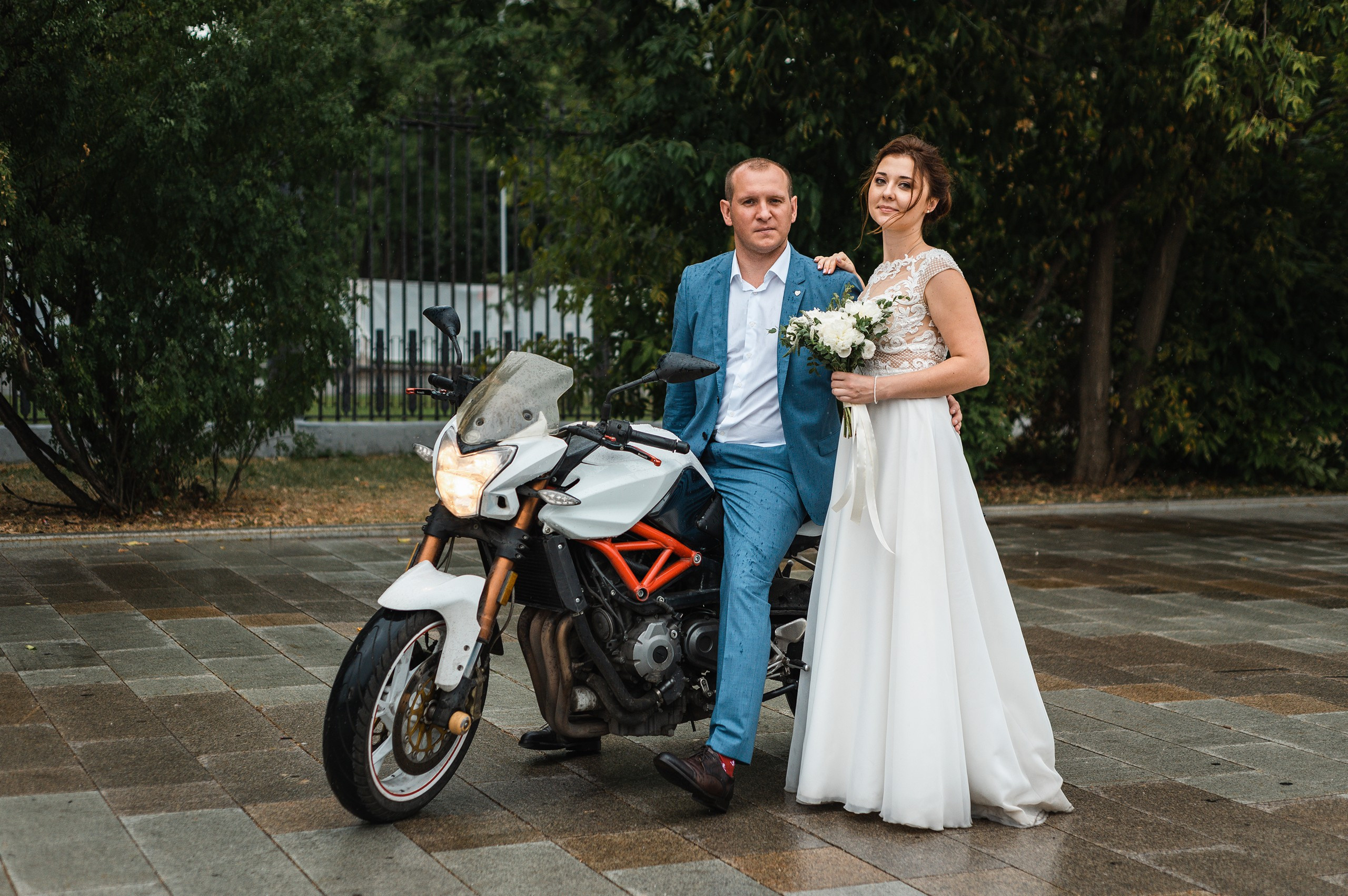 Прогулка молодожёнов Ксении и Александра. Семейный, портретный, репортажный фотограф lifestyle в Москве и Кирове