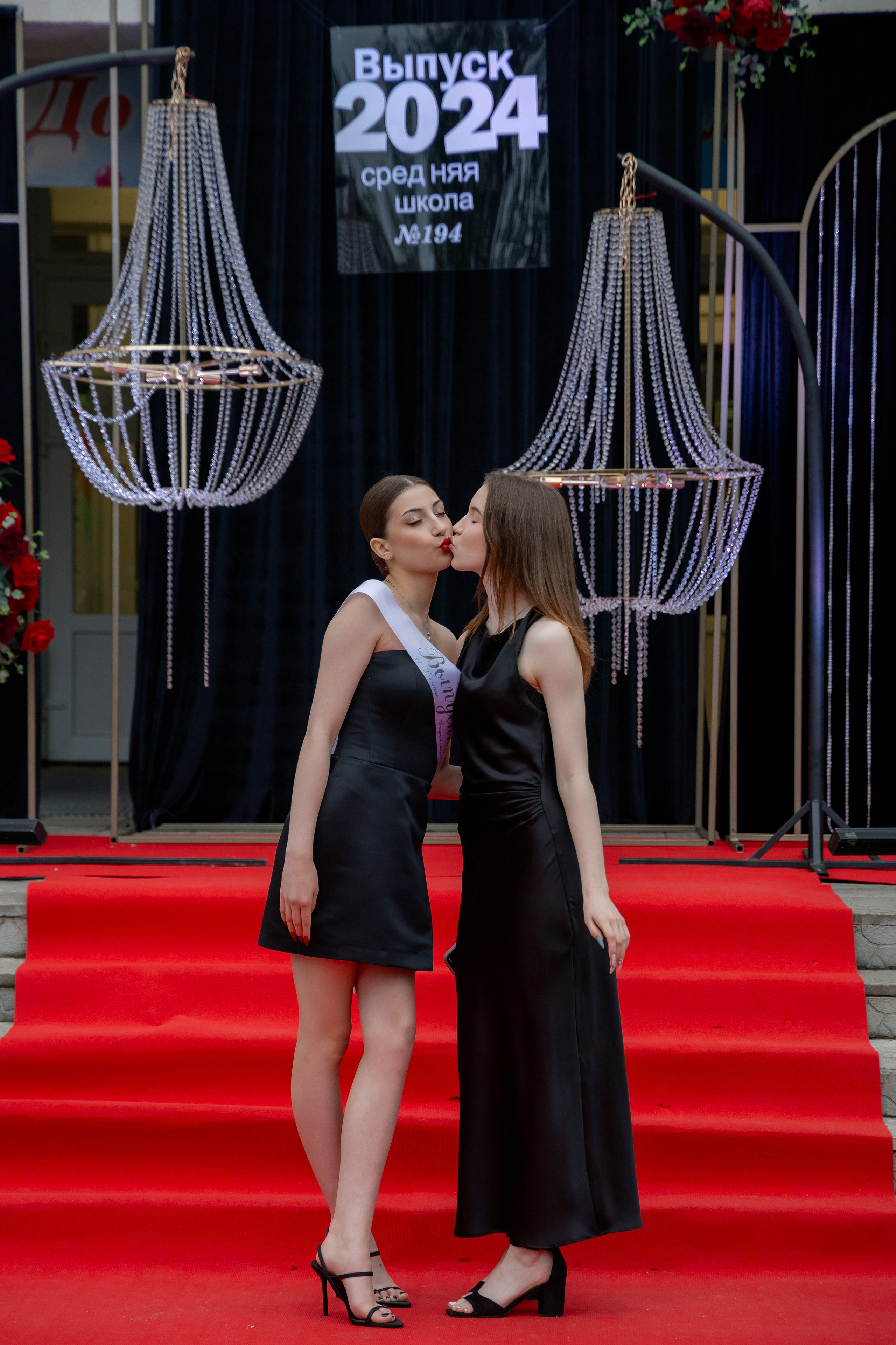 Школьный выпускной 2024 год в Соколе (Минск). Свадебный фотограф в Минске/Беларуси Сергей Спиридонов