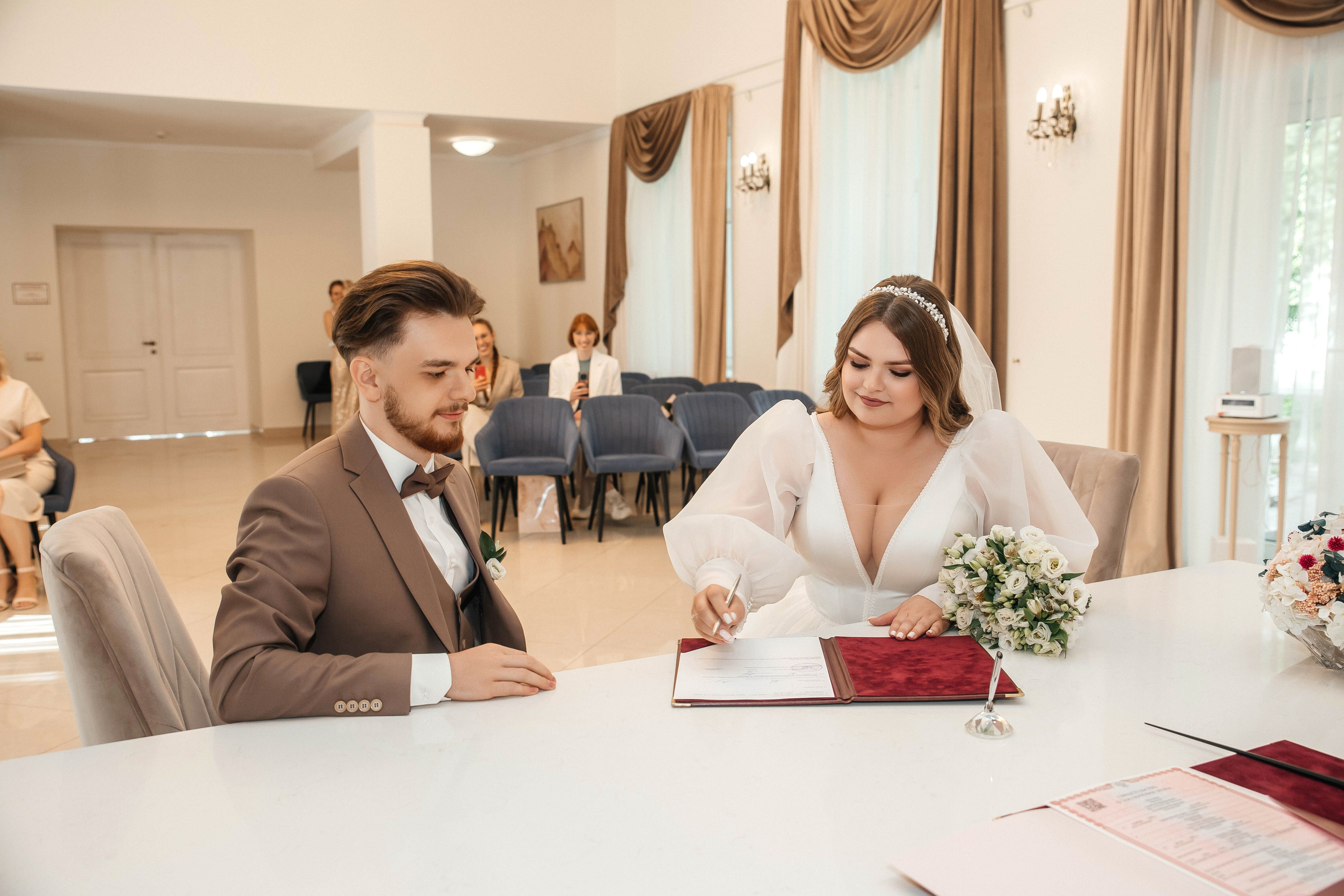 Свадебная фотосессия ВДНХ. Свадебный и семейный фотограф в Москве