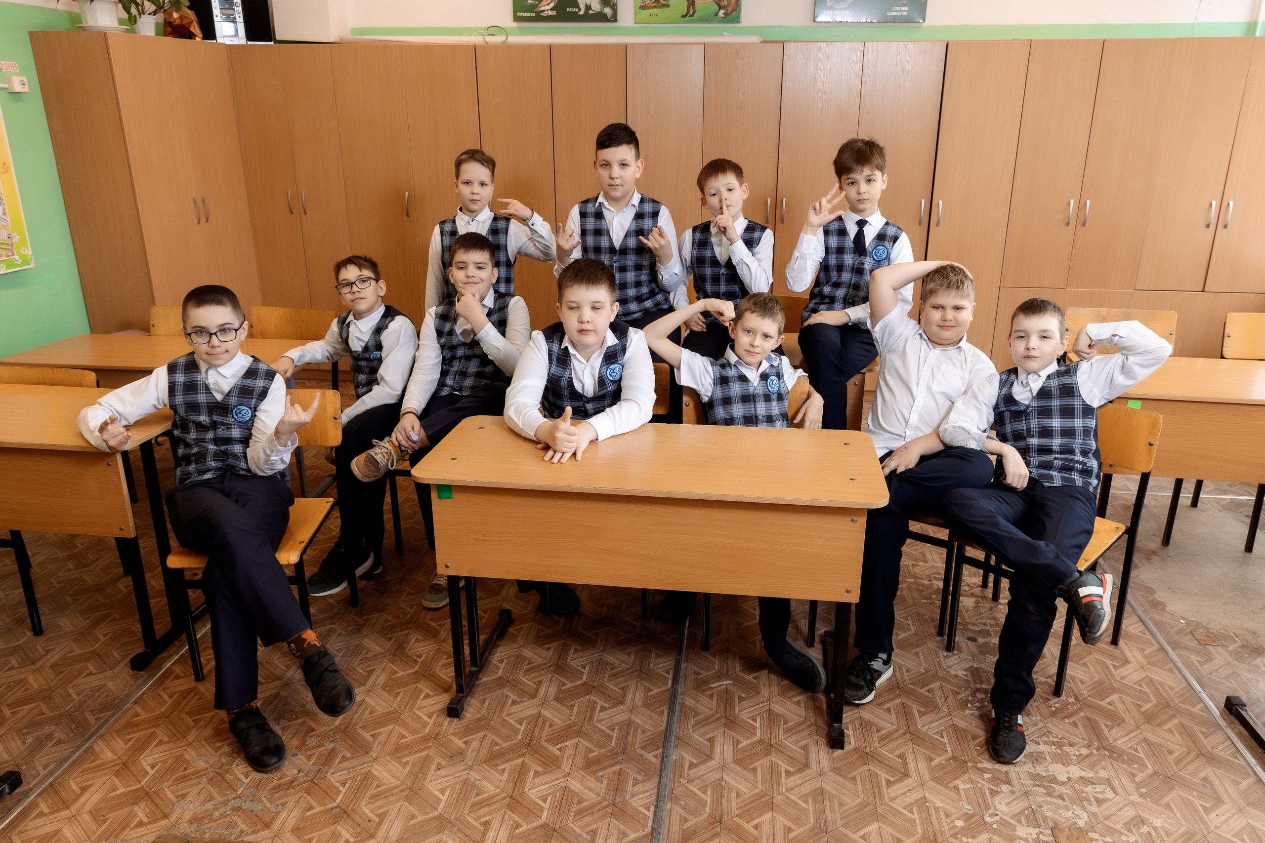 Школа 54 4А кл (2023-24) 2 часовая фотосессия в школе. Свадебный и Семейный фотограф г. Ижевск Гульназ Солдатова. Гульназ фото