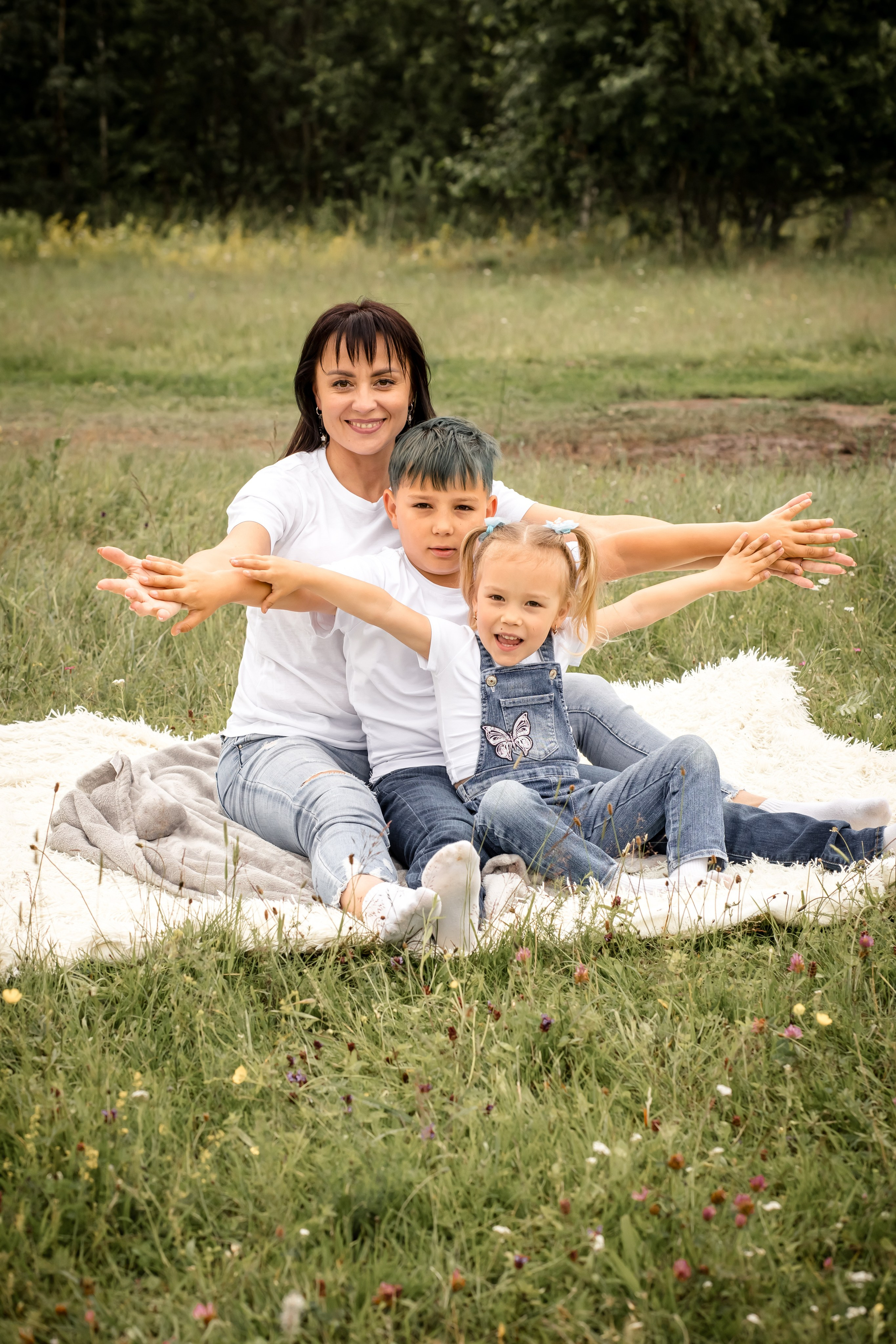 Катя с детками