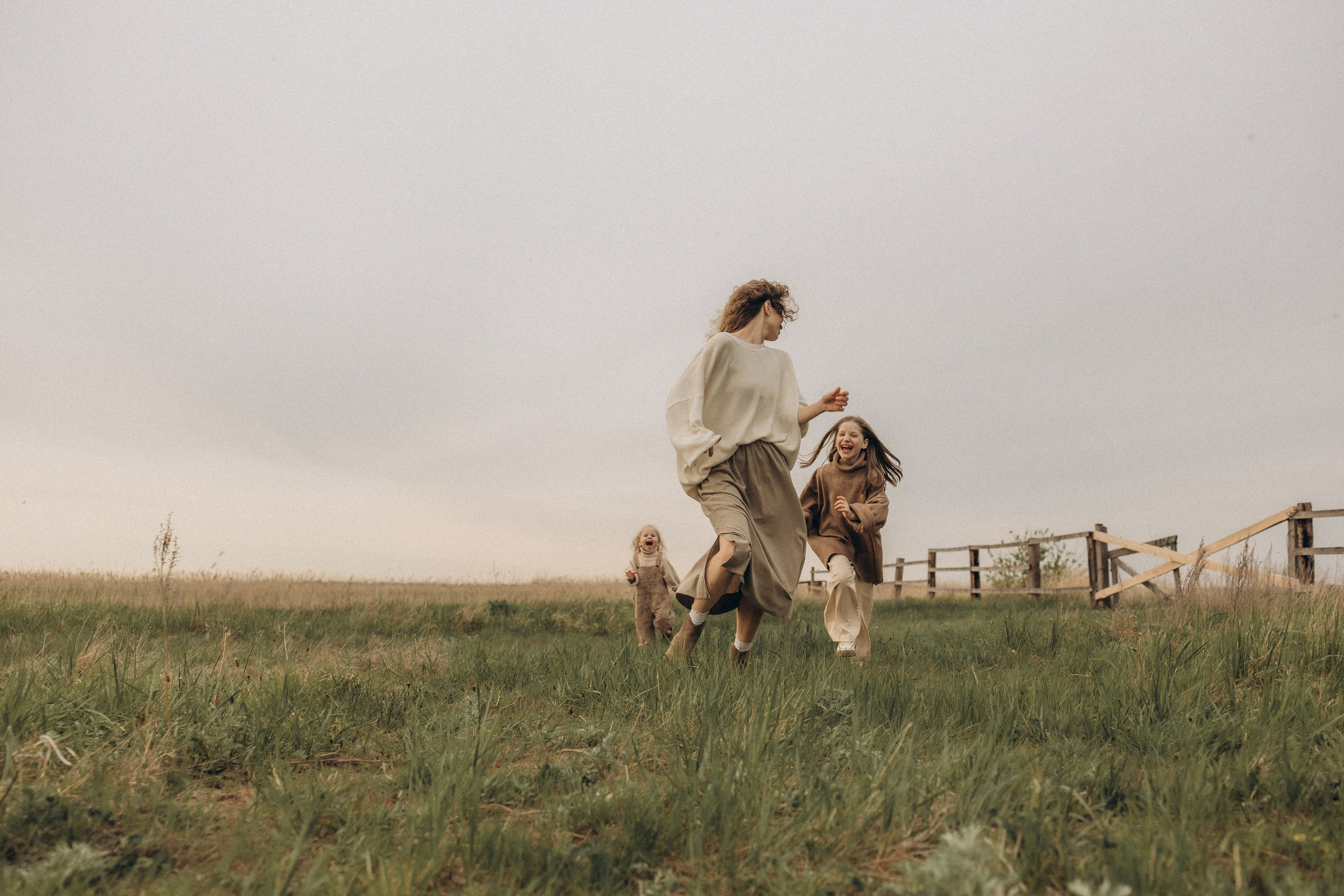 Семейная в поле. Эльвира Галимьянова — семейный фотограф Екатеринбурга