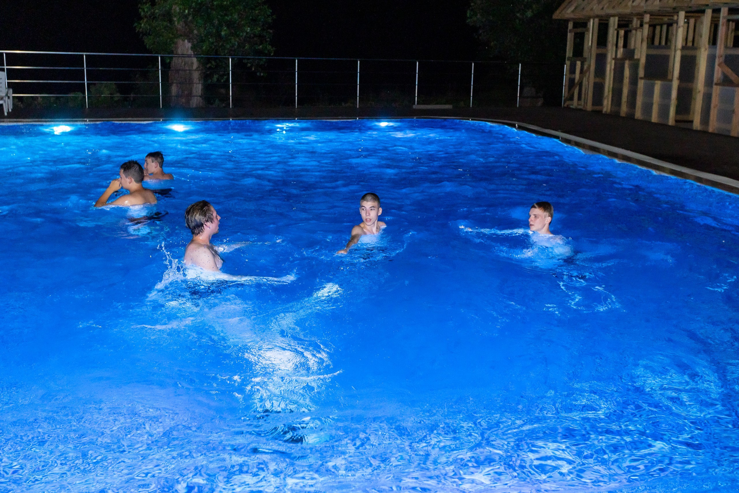 Вручение аттестата и выпускной вечер. Выпускные альбомы Майкоп, Краснодар Елена Золотарева