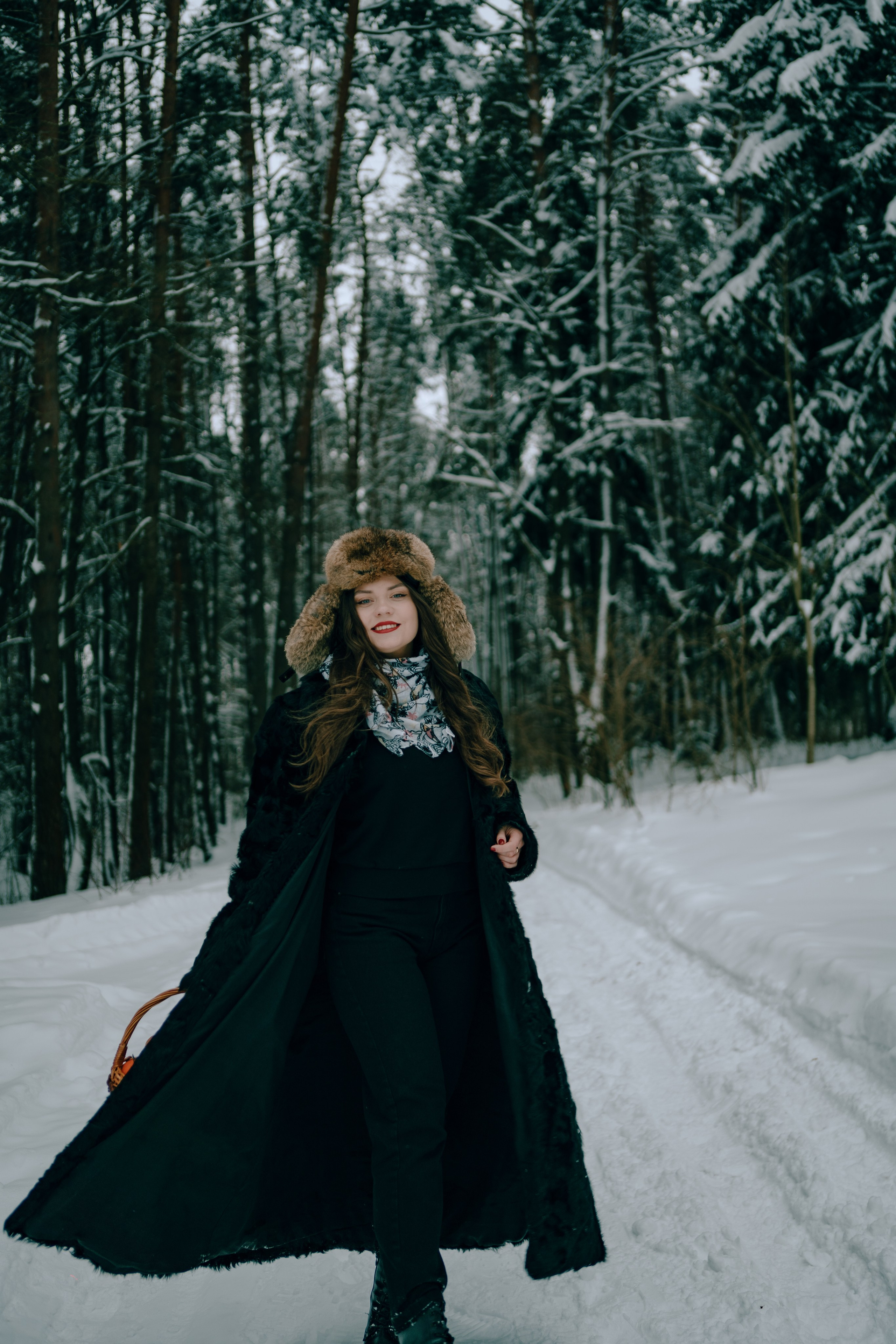 Звенит январская вьюга. Главная