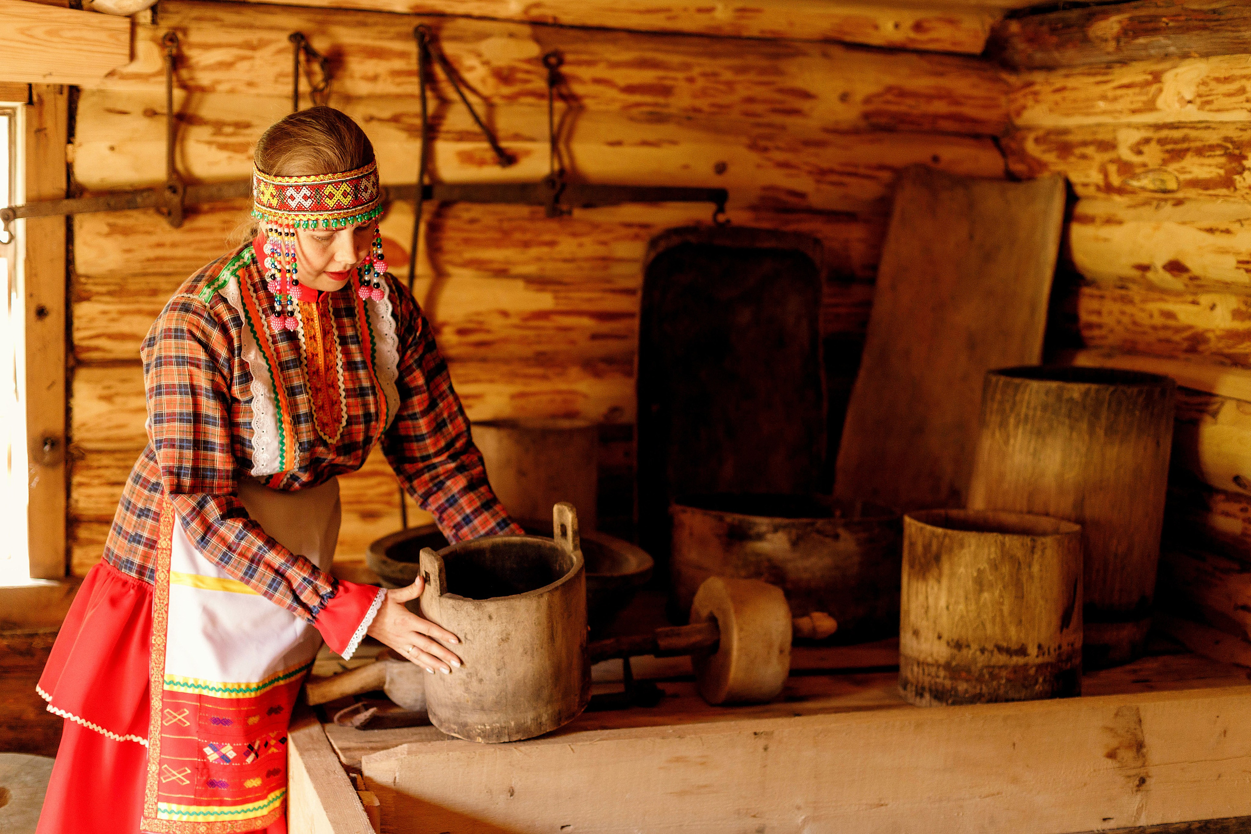 Фотосессия с Екатериной Анисимовой в Ибресинском этнографическом музее. Портретный и репортажный фотограф в Чебоксарах Андриян Чаркин