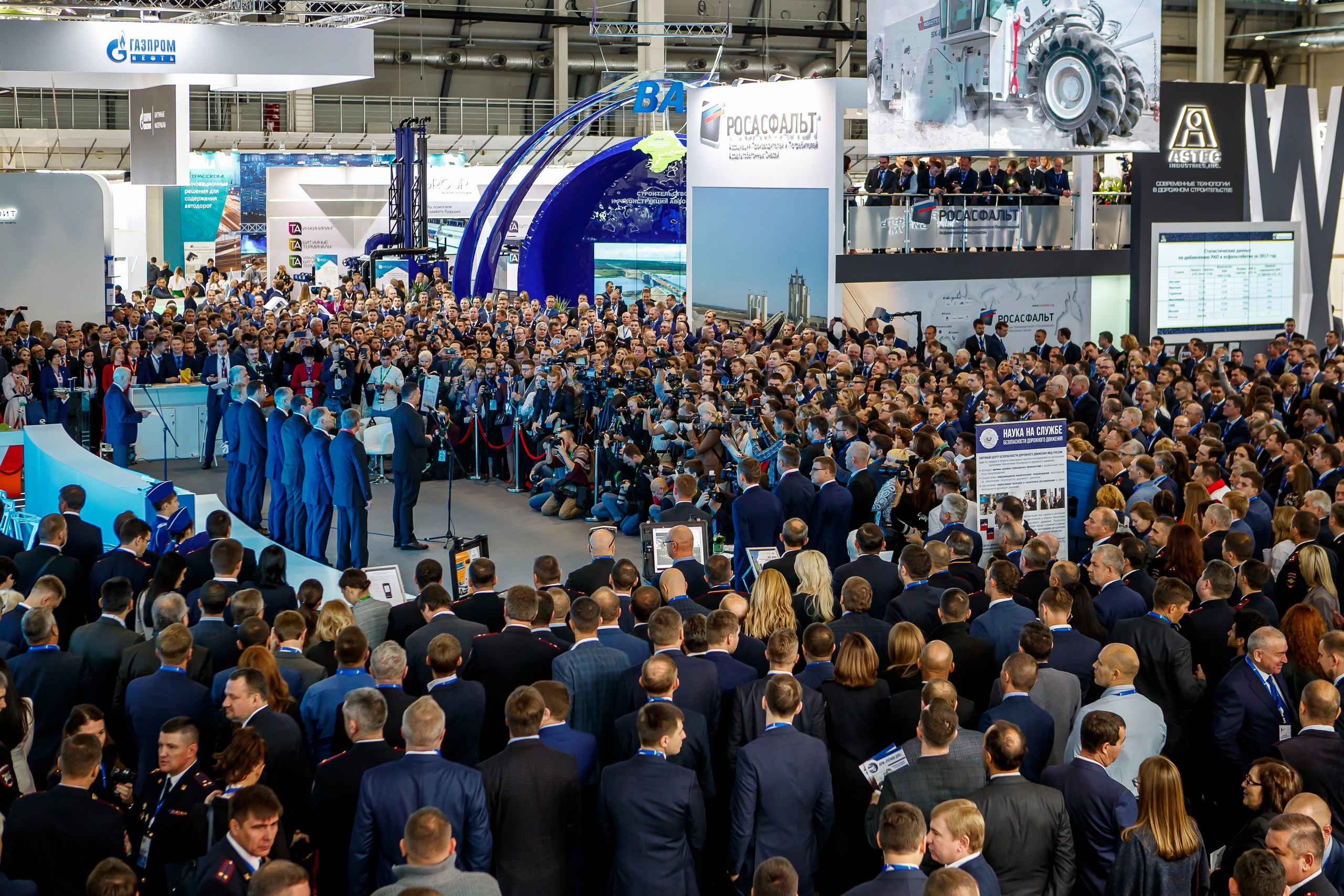 Фотосъёмка работы стенда для Предприятия ПИК. Фотограф на выставку в Москве