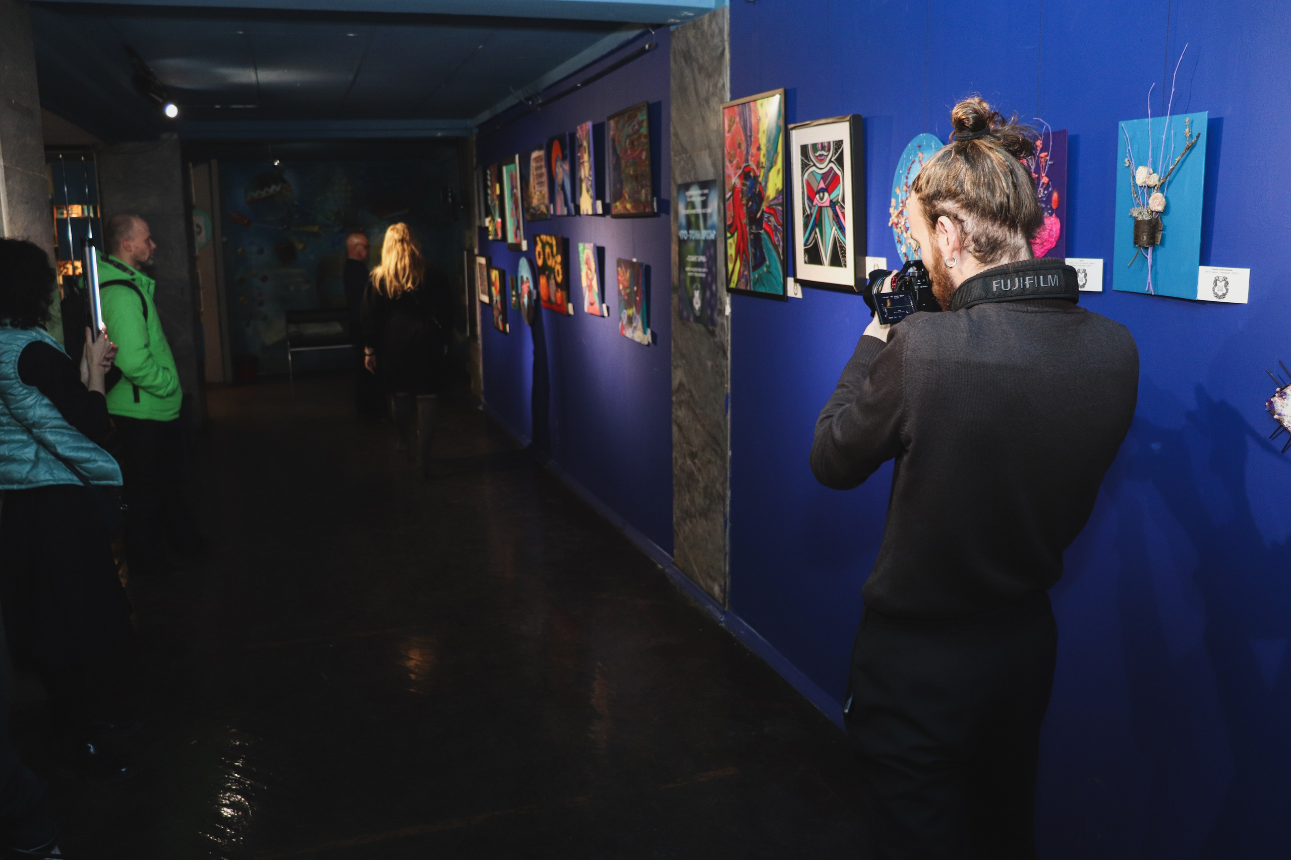 Выставка «ЧТО-ТО НА ЯРКОМ». Ивентный фотограф в Санкт-Петербурге Олег Комков