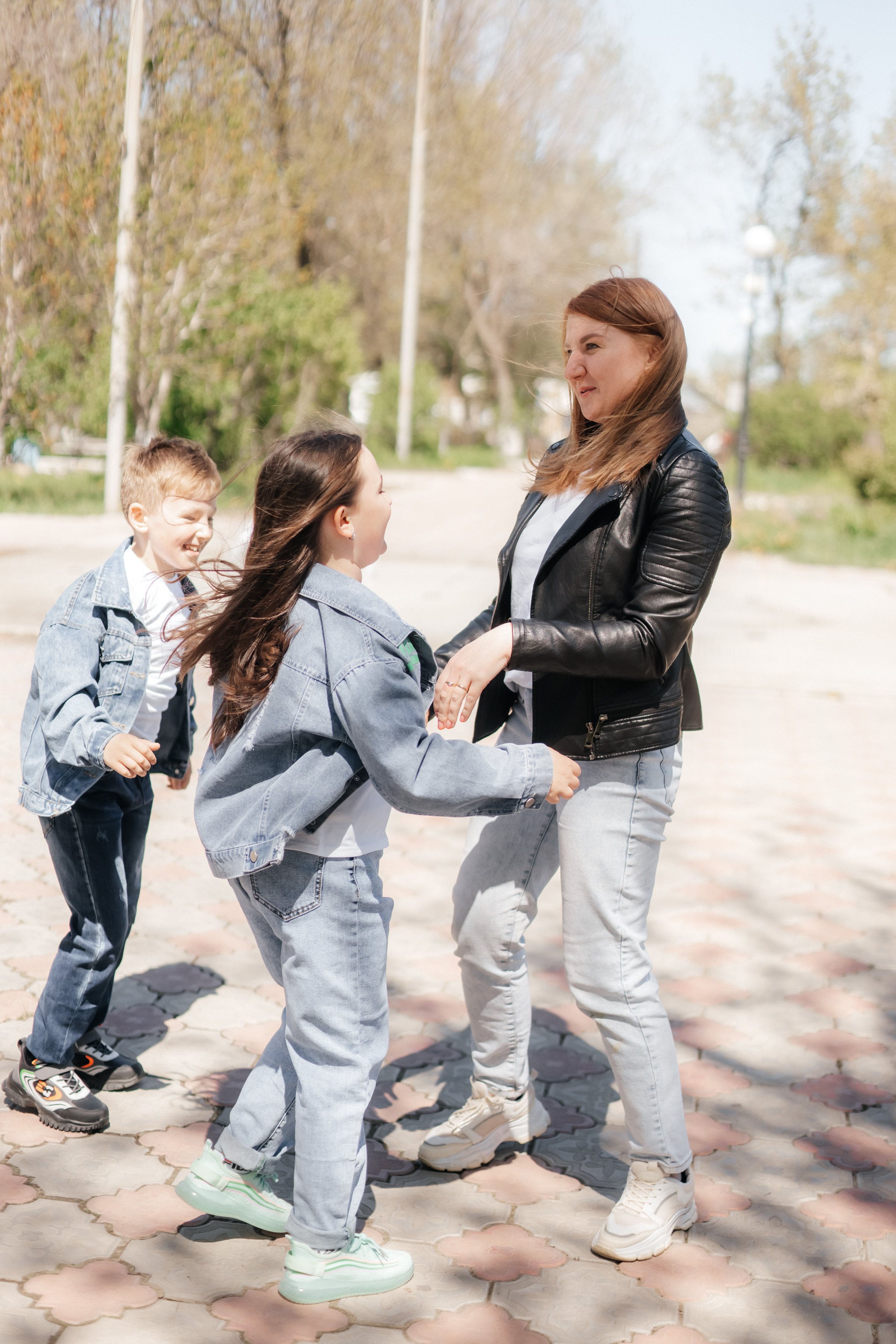 Семейная прогулка в парке. Ольга Плаксина фотограф в Саратове