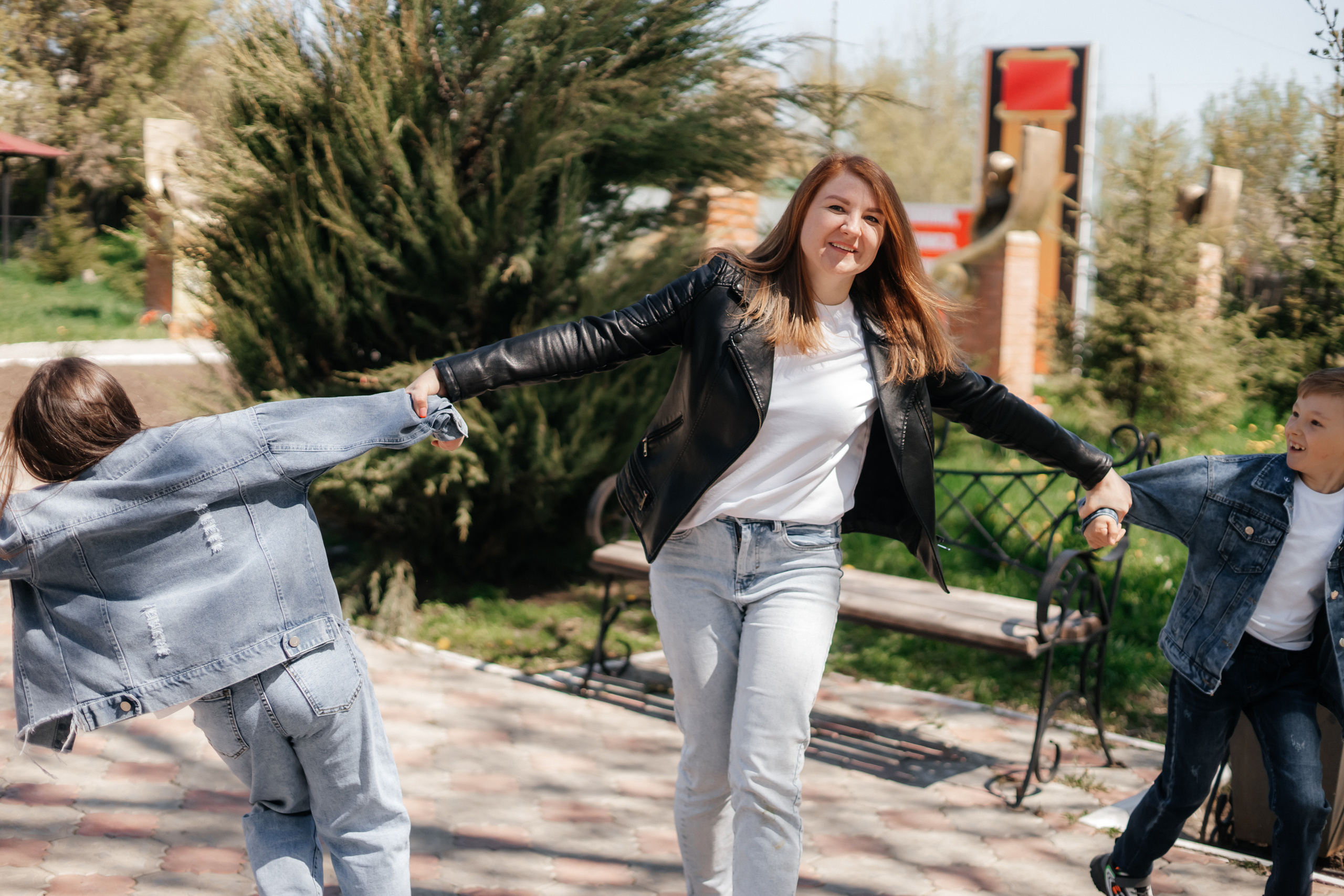 Семейная прогулка в парке. Ольга Плаксина фотограф в Саратове