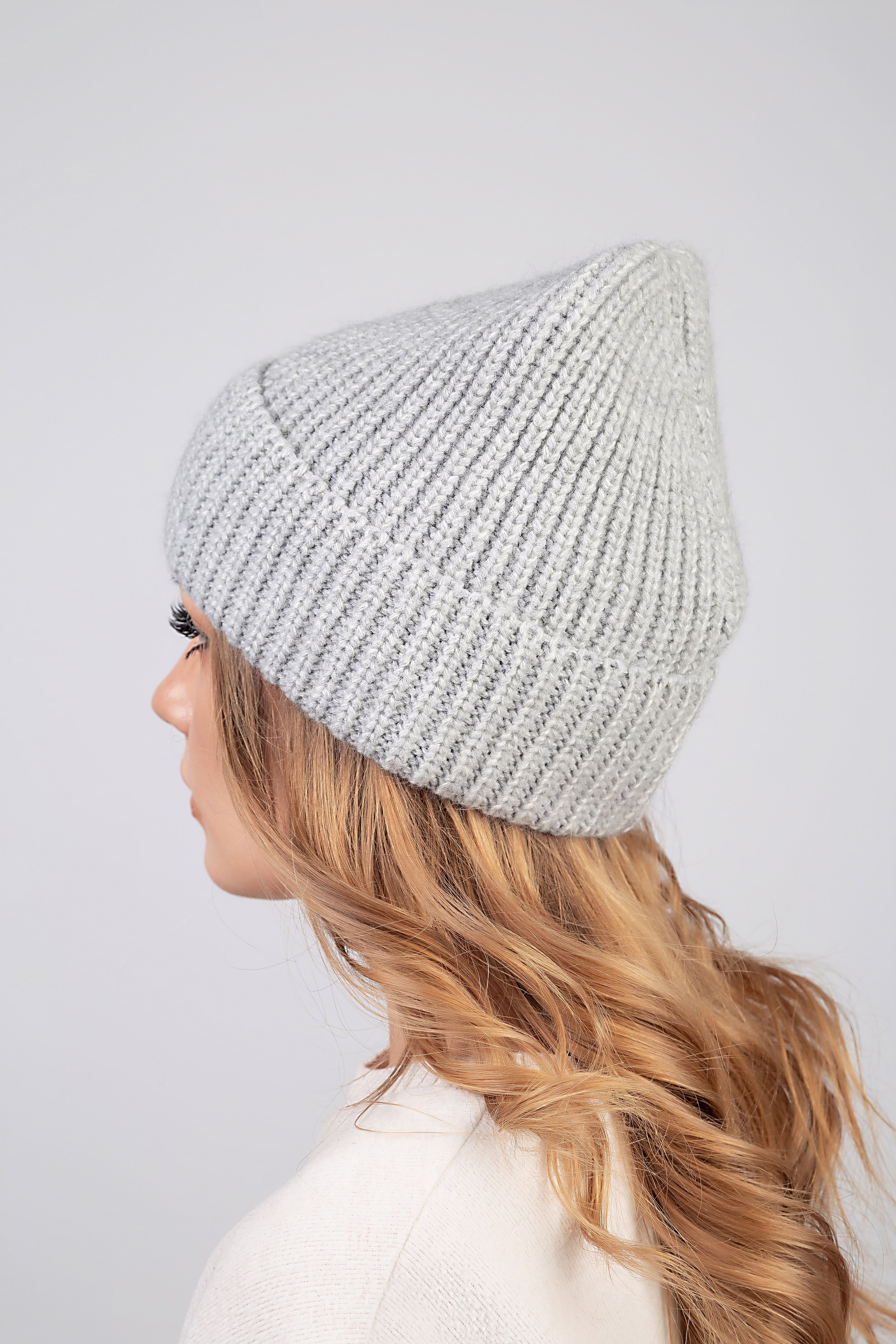 Модельная съемка шапок для брендов в Москве | Фотограф Анна Татаурова. Фотограф Анна Татаурова | Авторская фотосъемка в Москве