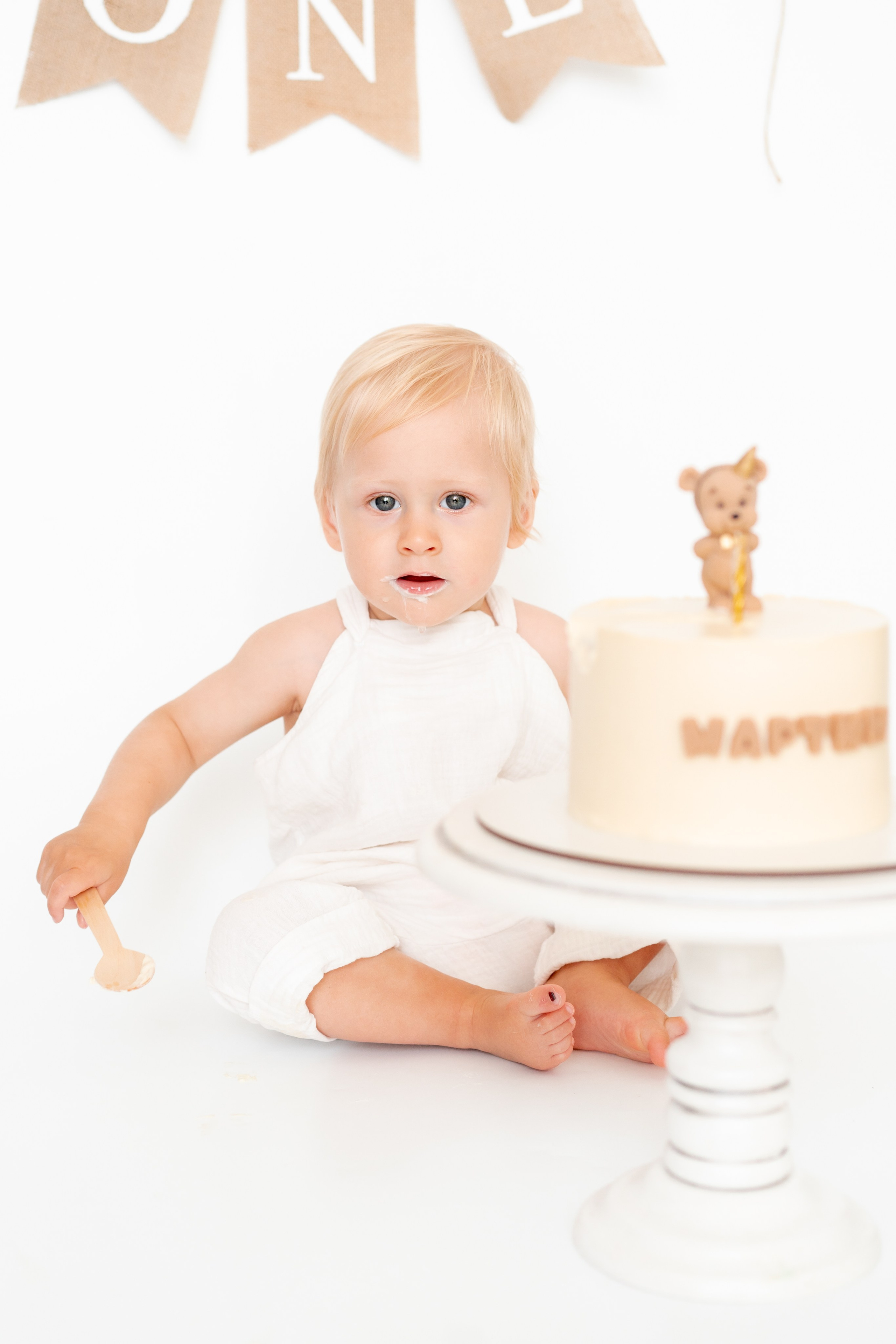 Крушение торта, Smash cake. Детская, семейная фотостудия в Санкт-Петербурге