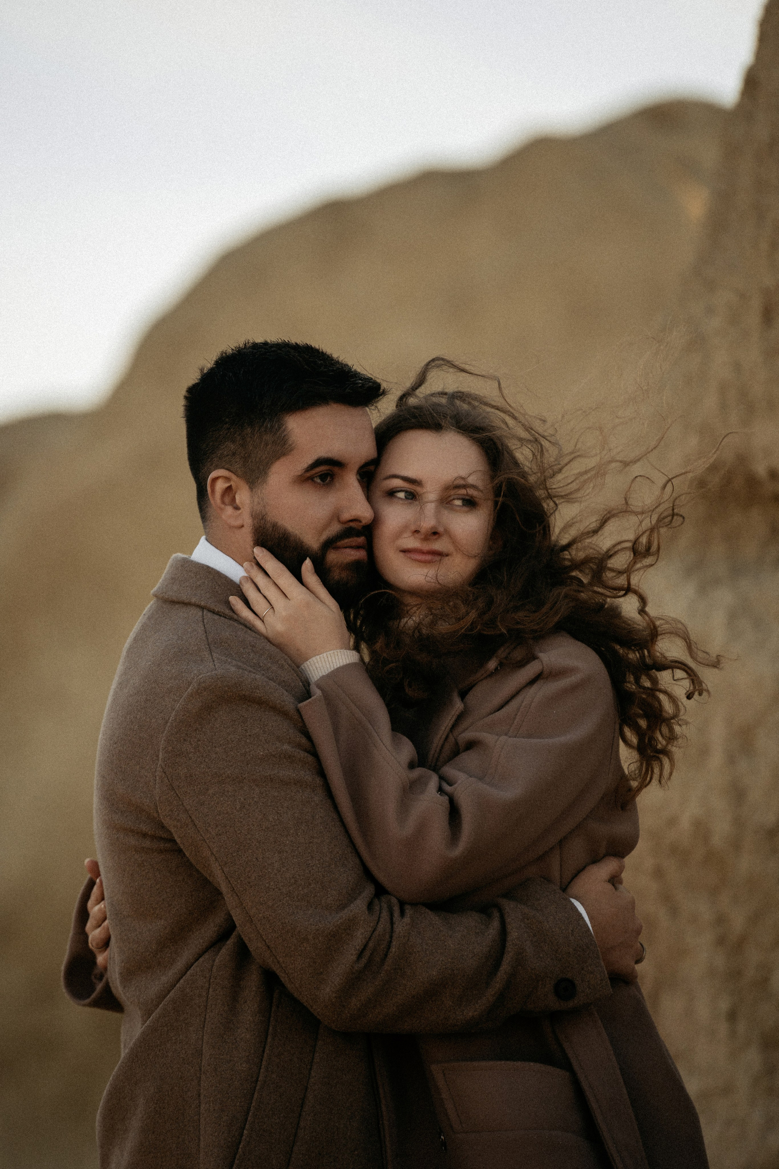 Фотосессия пары в Анапе на берегу Черного моря — предложение руки и сердца, профессиональный фотограф, барханы Анапы