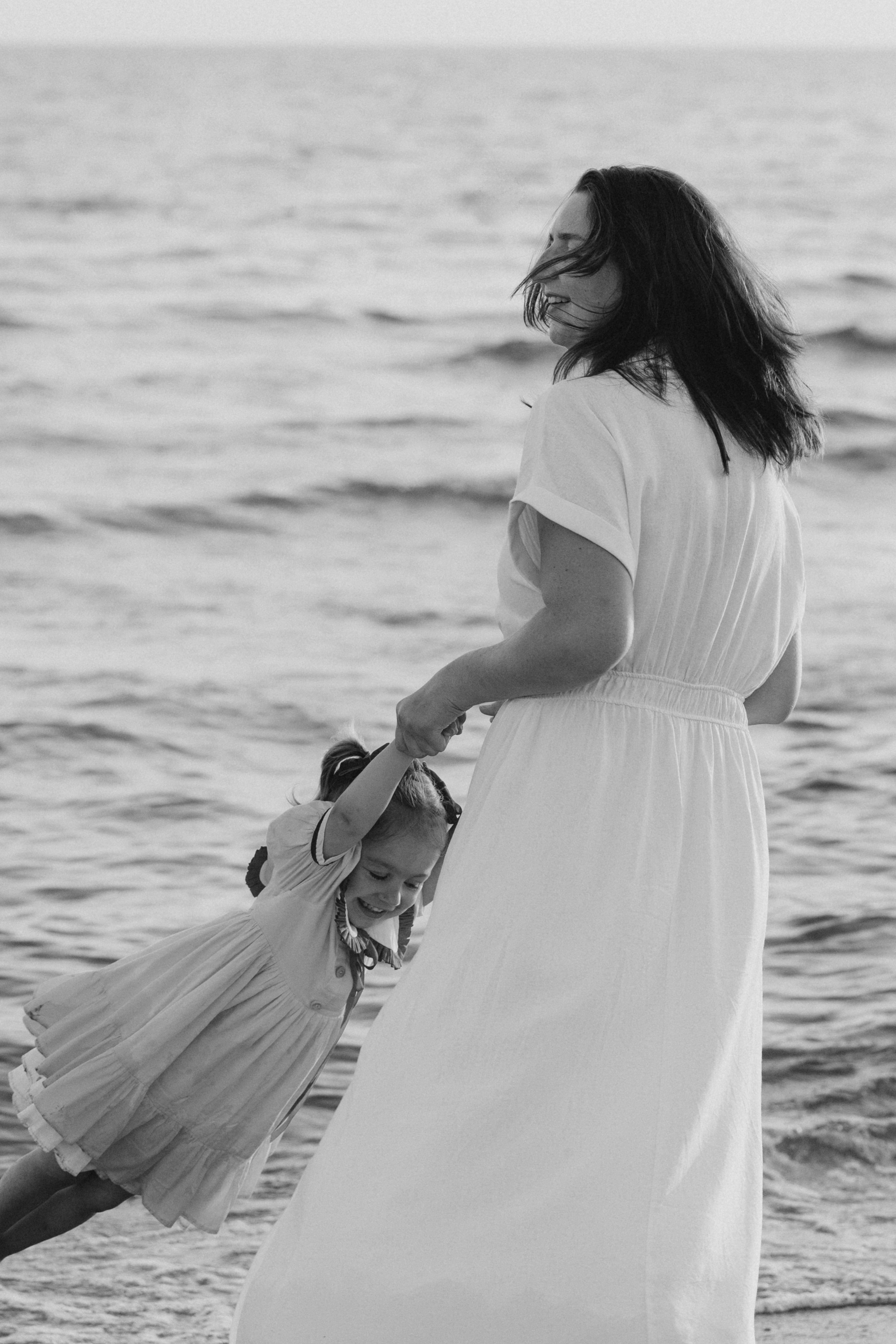 Романтические кадры семьи на пляже Голубицкой — фотограф на память, фотограф Голубицкая