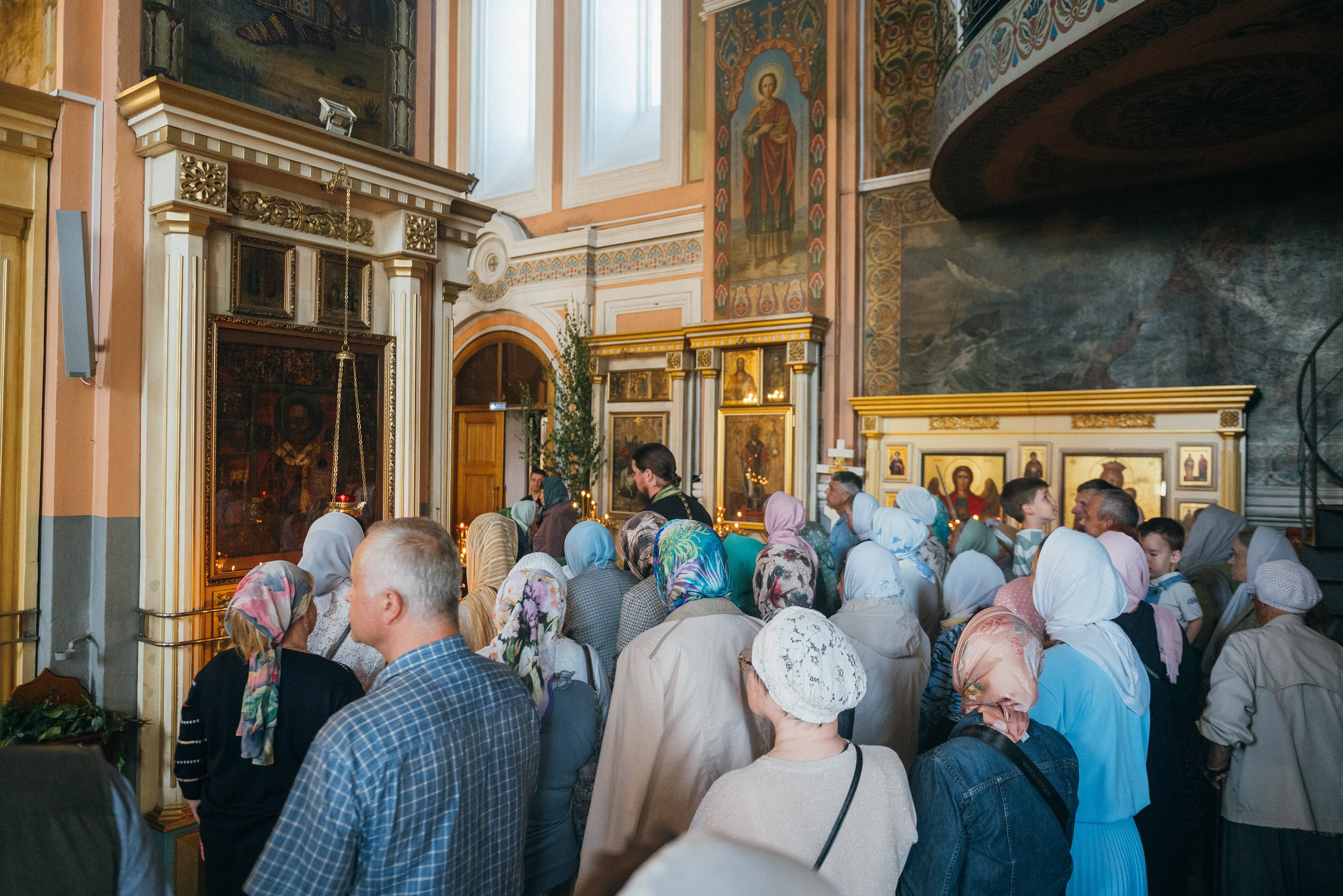 Фоторепортаж, фотосъемка Всенощной службы в праздник Святой Троицы. Семейный фотограф на крещение, венчание в Иваново Галина Скурихина