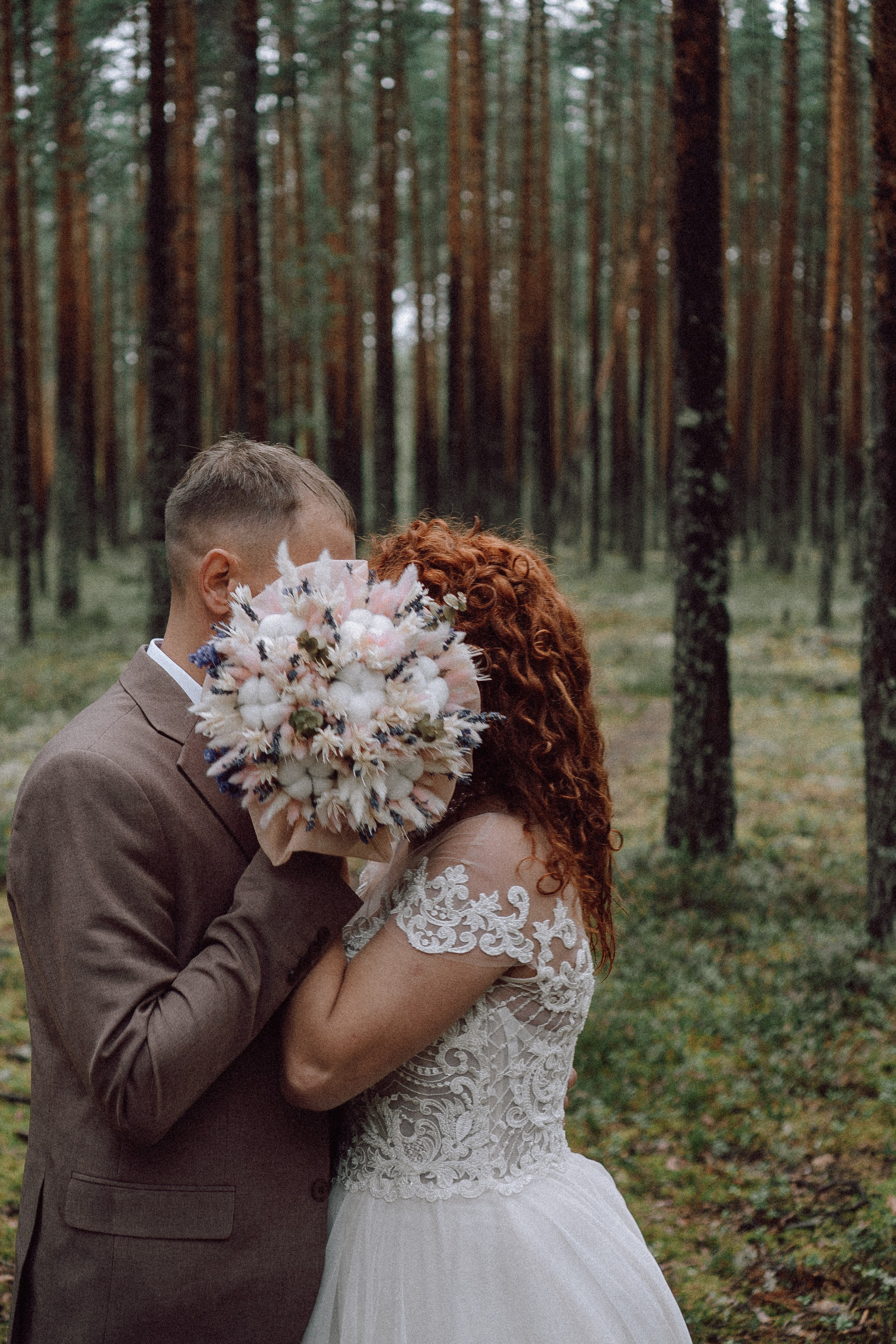 СВАДЕБНАЯ ФОТОСЕССИИЯ ПАРЫ В ГОРОДЕ ПРИОЗЕРСК В СОСНОВОМ ЛЕСУ И С ПИКАПОМ. Профессиональный фотограф, Санкт-Петербург — Виктория Богомолова
