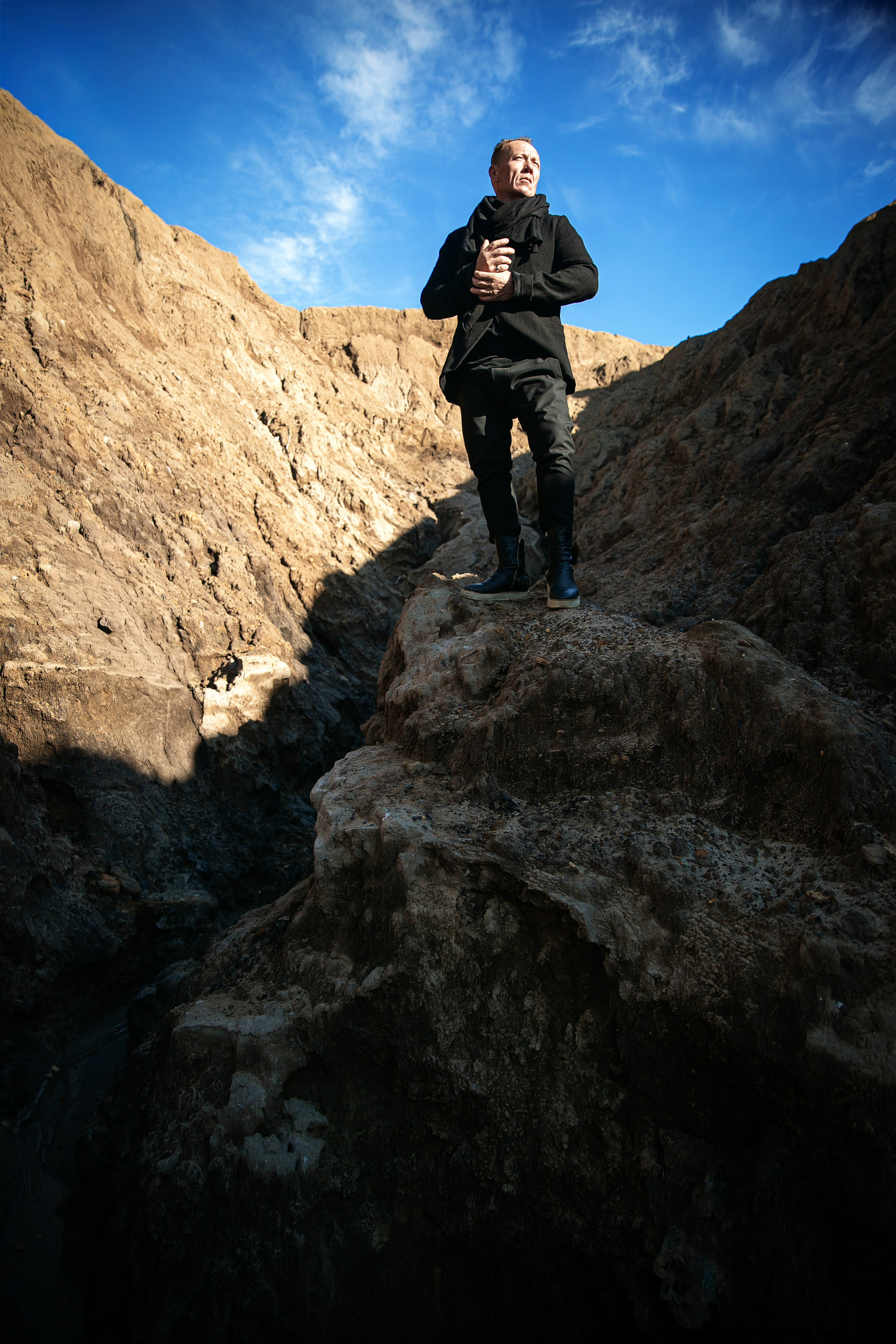 Editorial for multi-brand boutique «ЧОрная икра». АННА ВЕРСО / ANNA VERSO | Визуальный художник / Visual artist