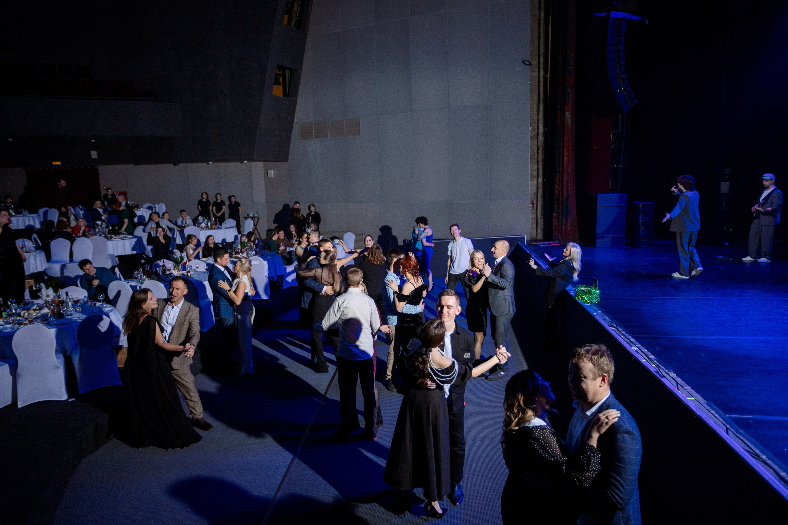 РЕПОРТАЖ: НОВЫЙ ГОД В ДК МЕТАЛЛУРГ. Профессиональный фотограф в Ижевске Леша Петров