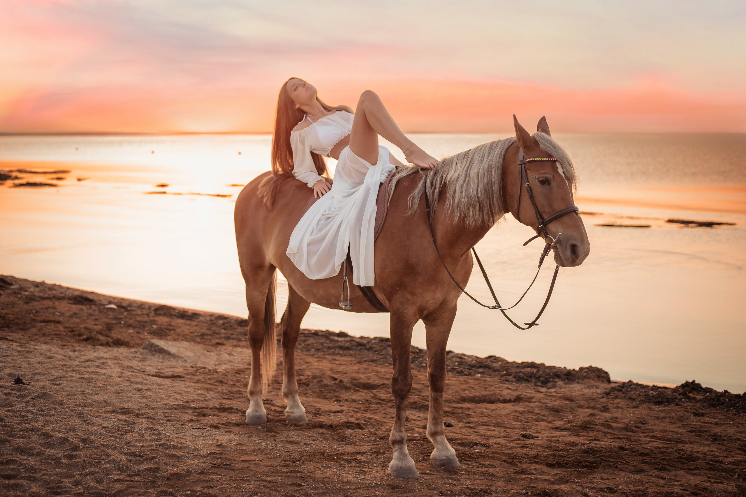Фотосессия на море с лошадью. Фотограф в Феодосии Наталья Булгакова