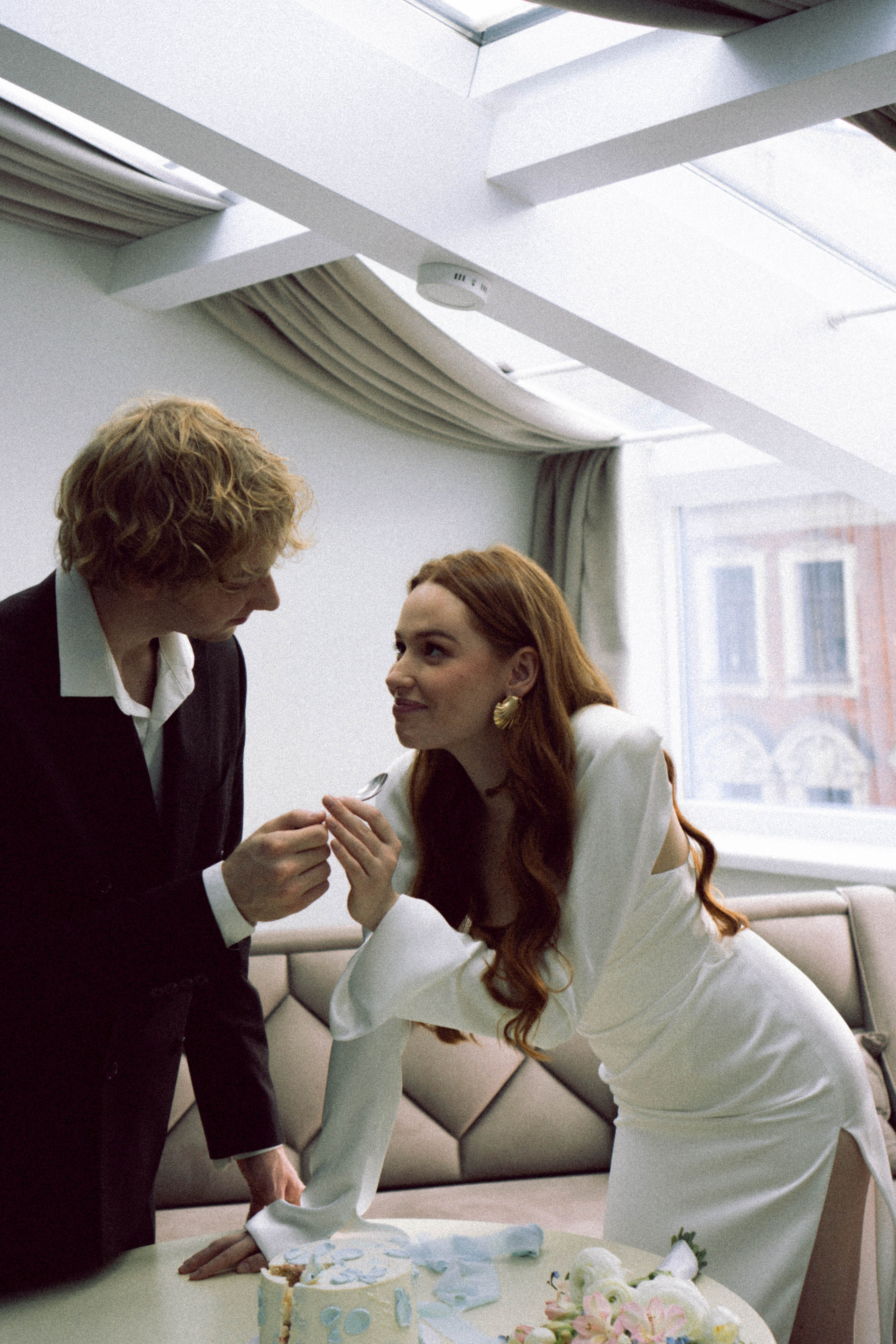 СВАДЕБНАЯ СЬЕМКА В ОТЕЛЕ. СБОРЫ ЖЕНИХА И НЕВЕСТЫ И ТАКЖЕ ТОР И ПОДГОТОВКА К ПРОГУЛКЕ. Профессиональный фотограф, Санкт-Петербург — Виктория Богомолова