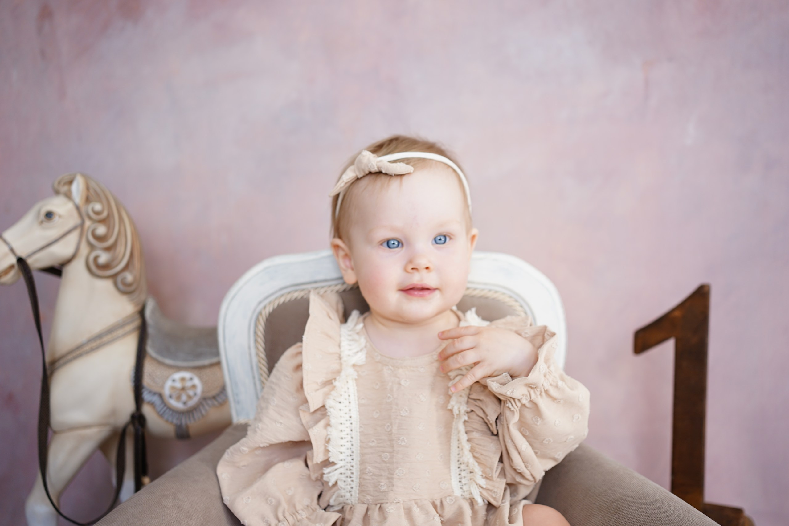 Фотозоны на ХОЛСТЕ. Детская Фотостудия ГОДОВАСИКИ в Санкт-Петербурге фотосесия на годик