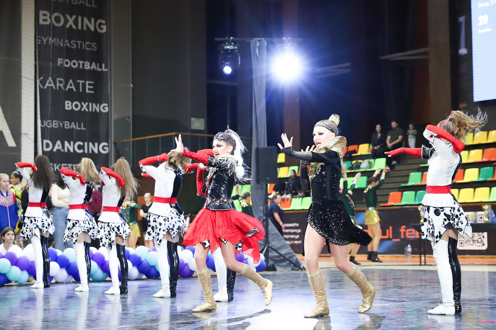 Чемпионат и Первенство Санкт-Петербурга по акробатическому рок-н-роллу. Фотограф Дарья Попова