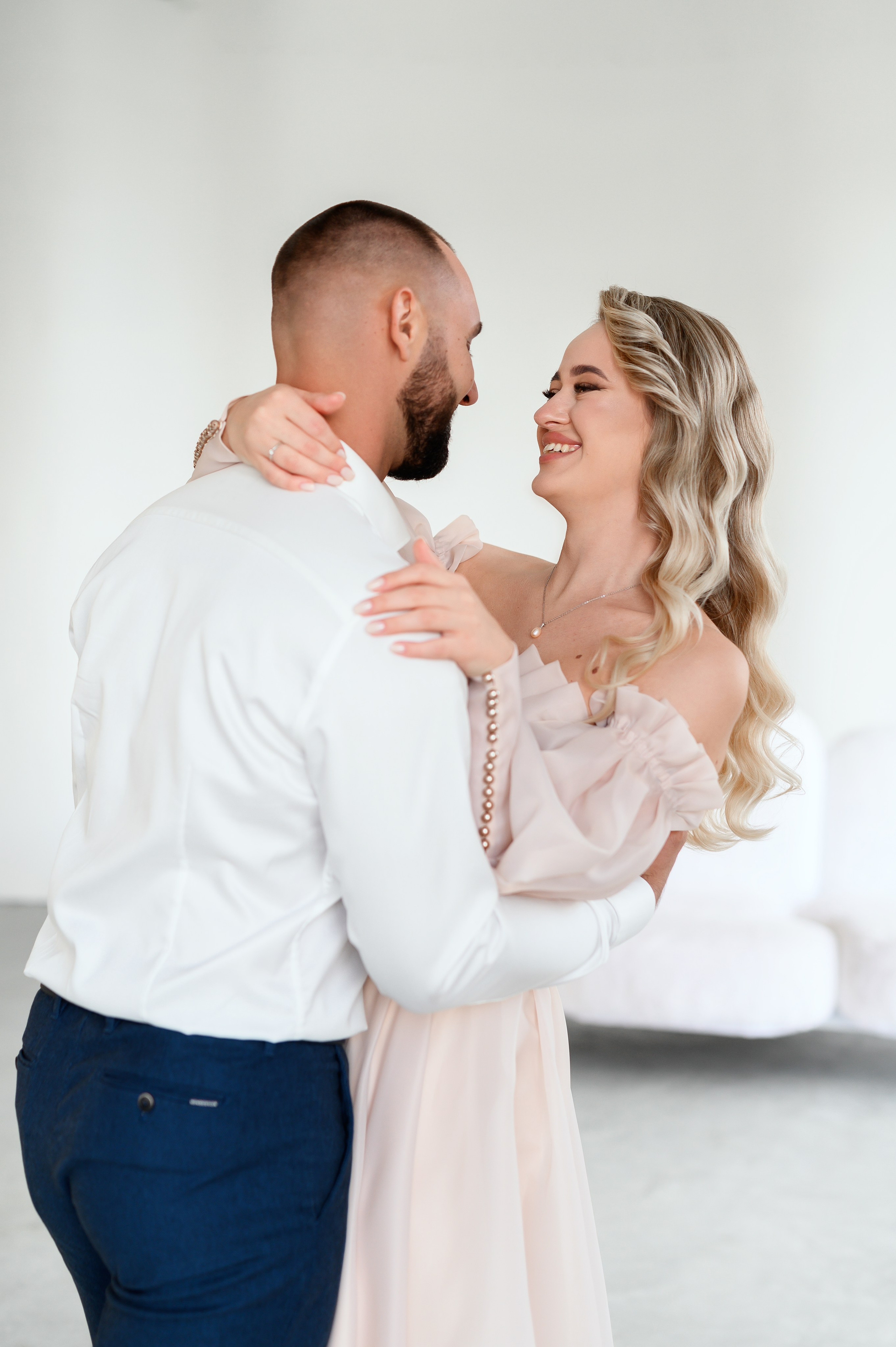 Ангелина и Александр | свадебная студийная съемка. Фотограф в Краснодаре Скубицкая Альбина