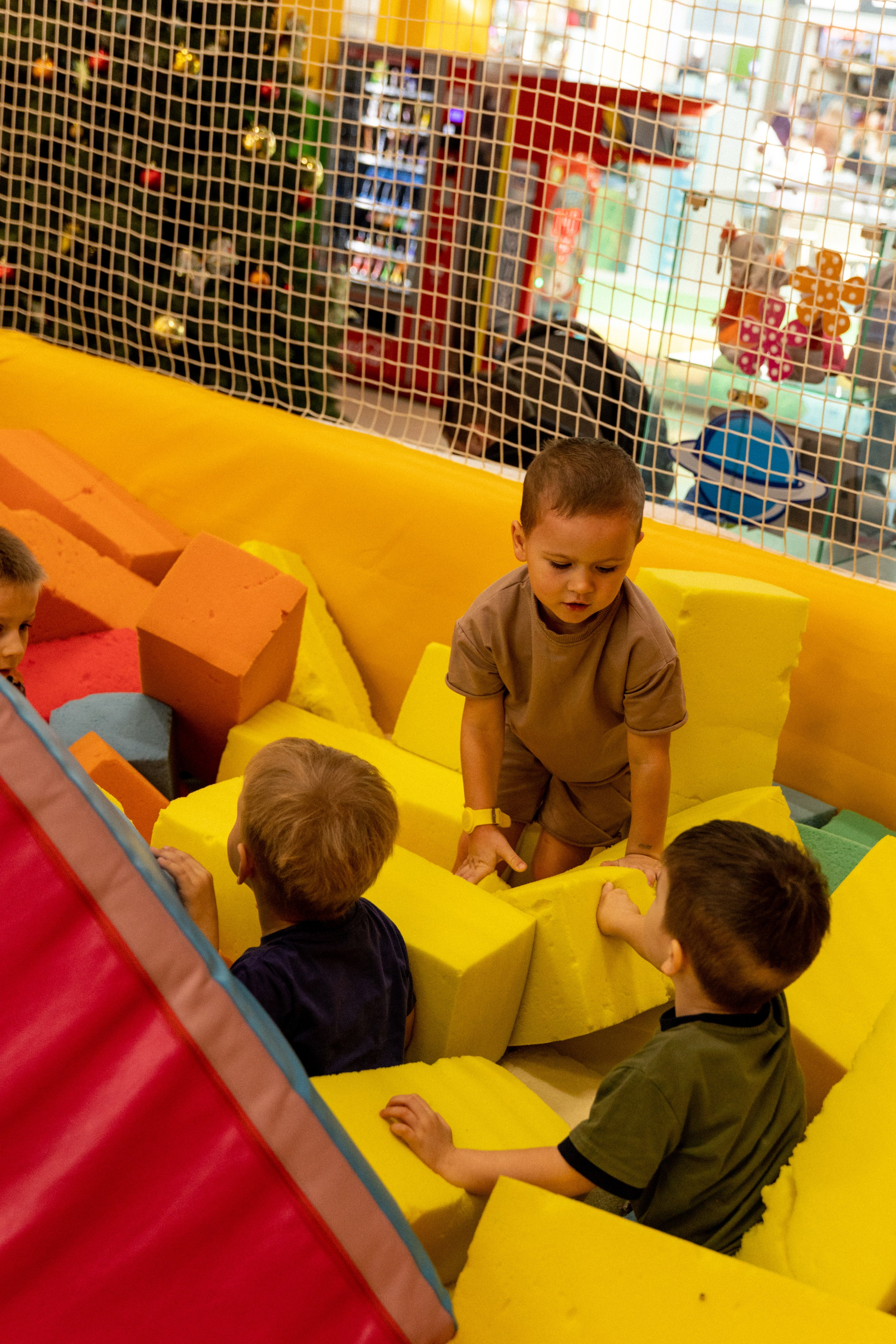 День рождение Артема в CityJump. Выпускные альбомы во Владивостоке