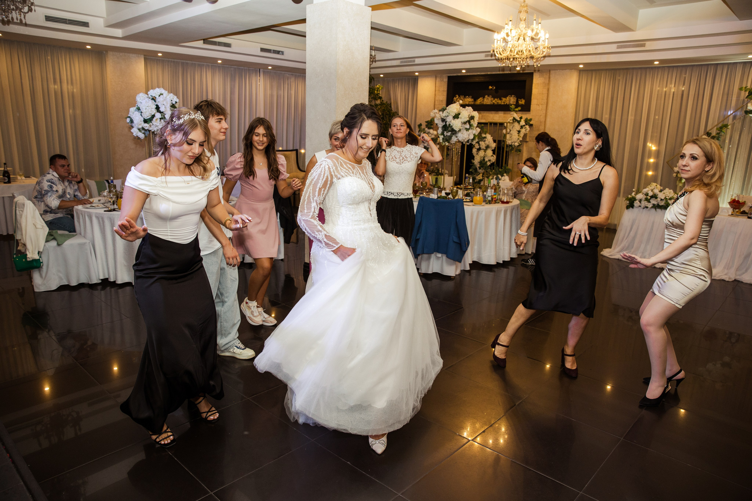 Ира и Максим. Ведущий на свадьбу в Москве Зубков Алексей