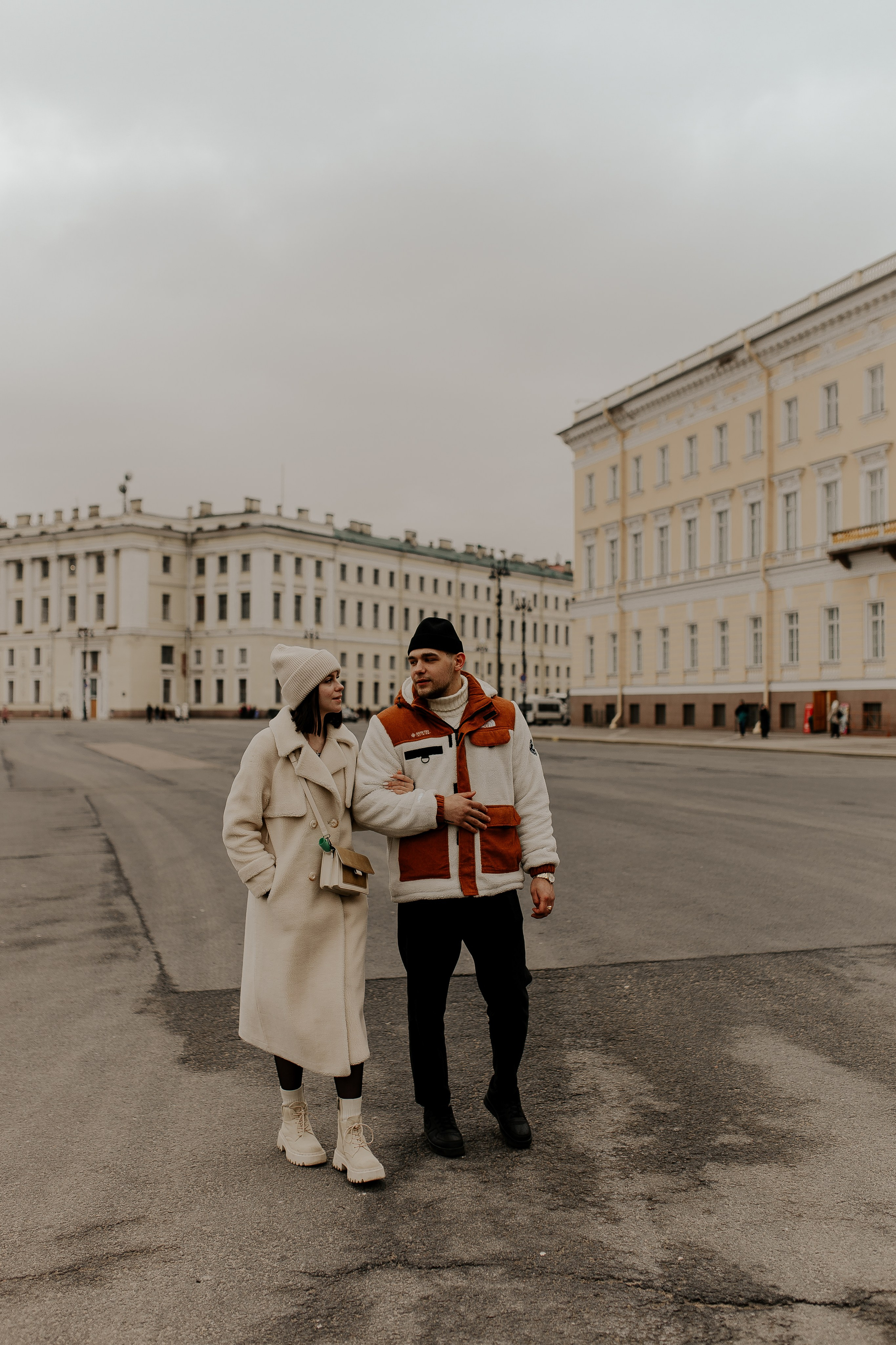 Lovestory на дворцовой площади. Фотограф в Санкт-Петербурге Лиза Семченкова