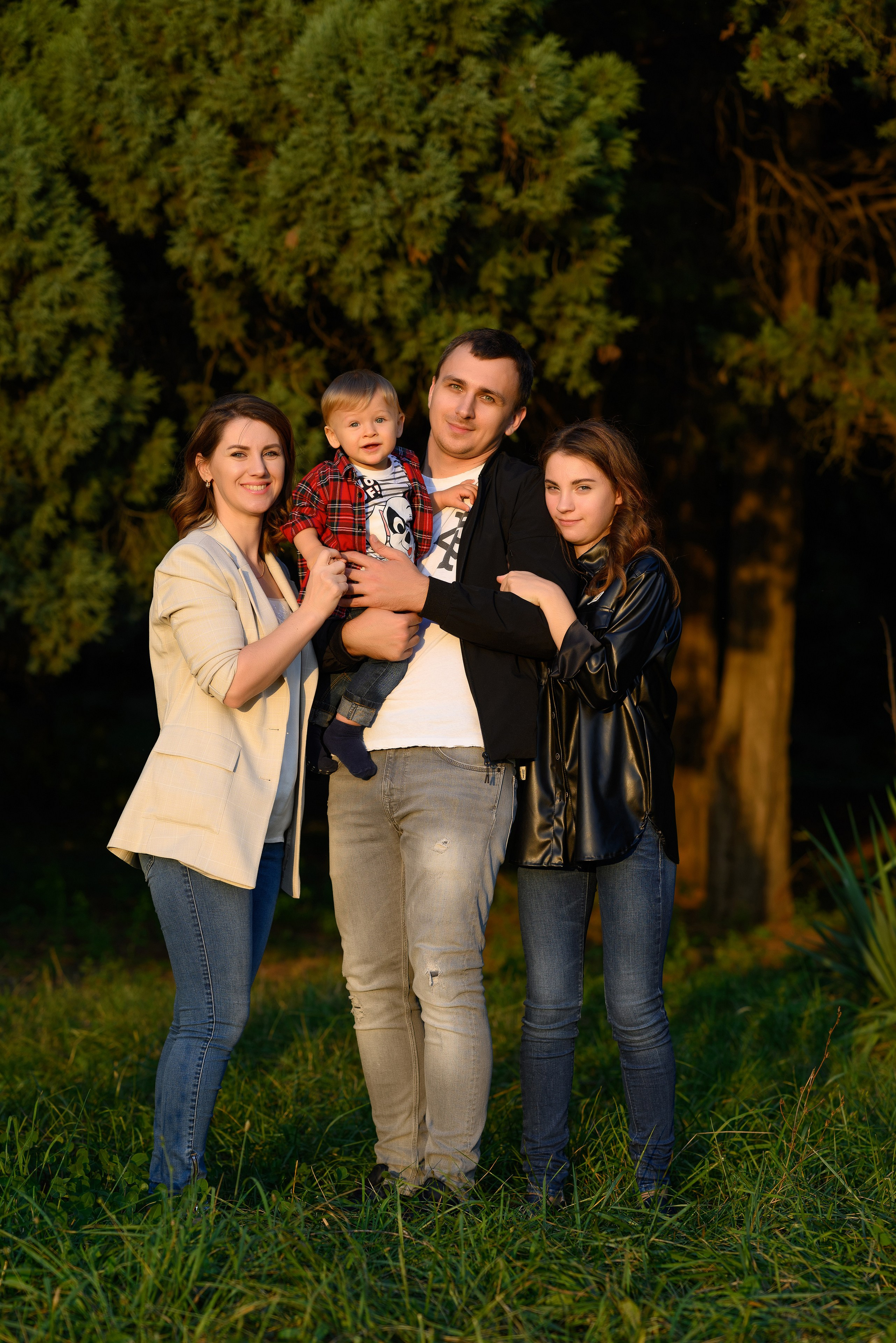 Семейная фотосессия в Батаническом саду Краснодара.