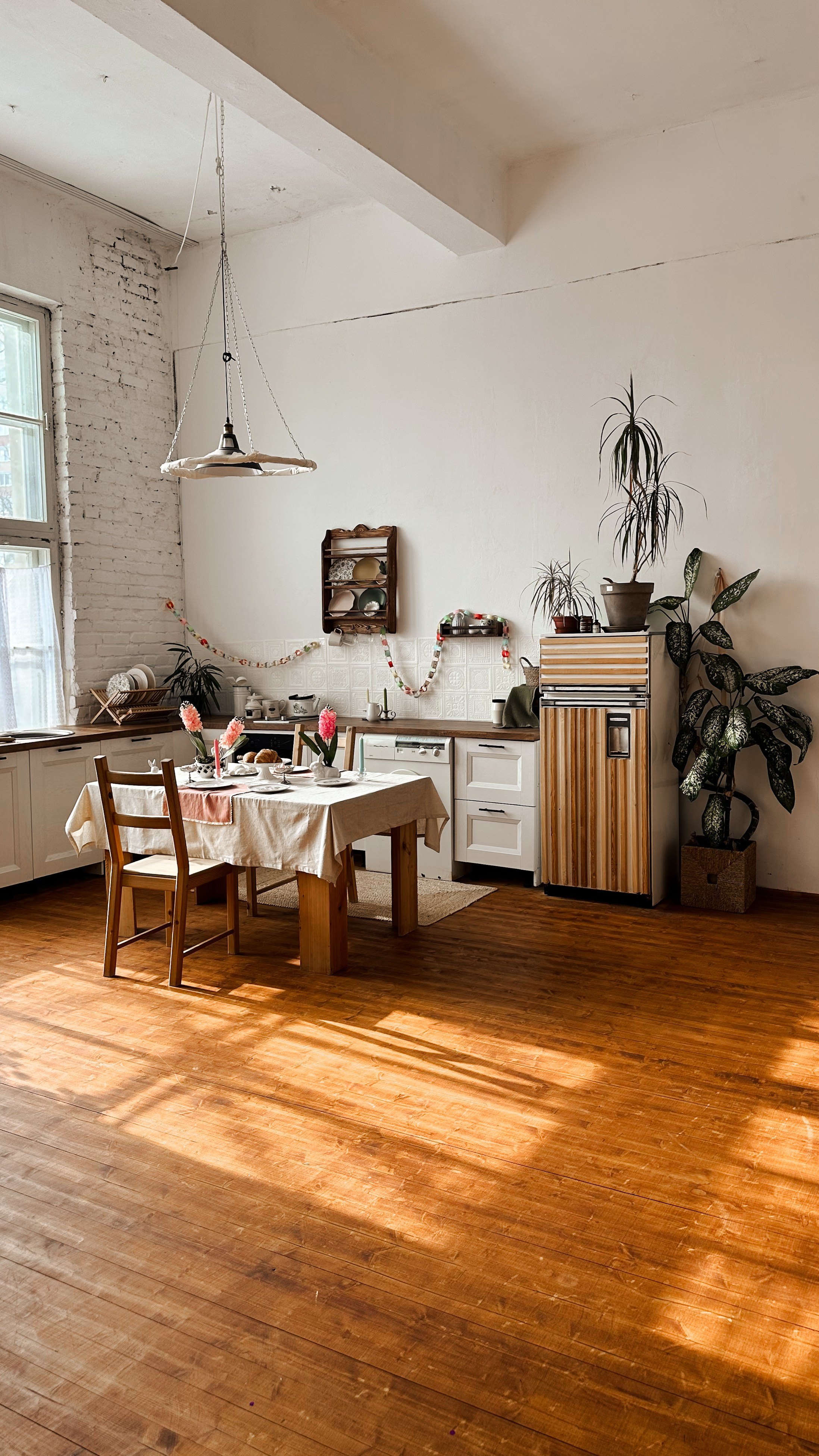 Интерьер фотостудии «Лофт Потолок», город Краснодар, ул. Зиповская 5 литер Х. Семейный и детский фотограф в Краснодаре Анна Трашкова