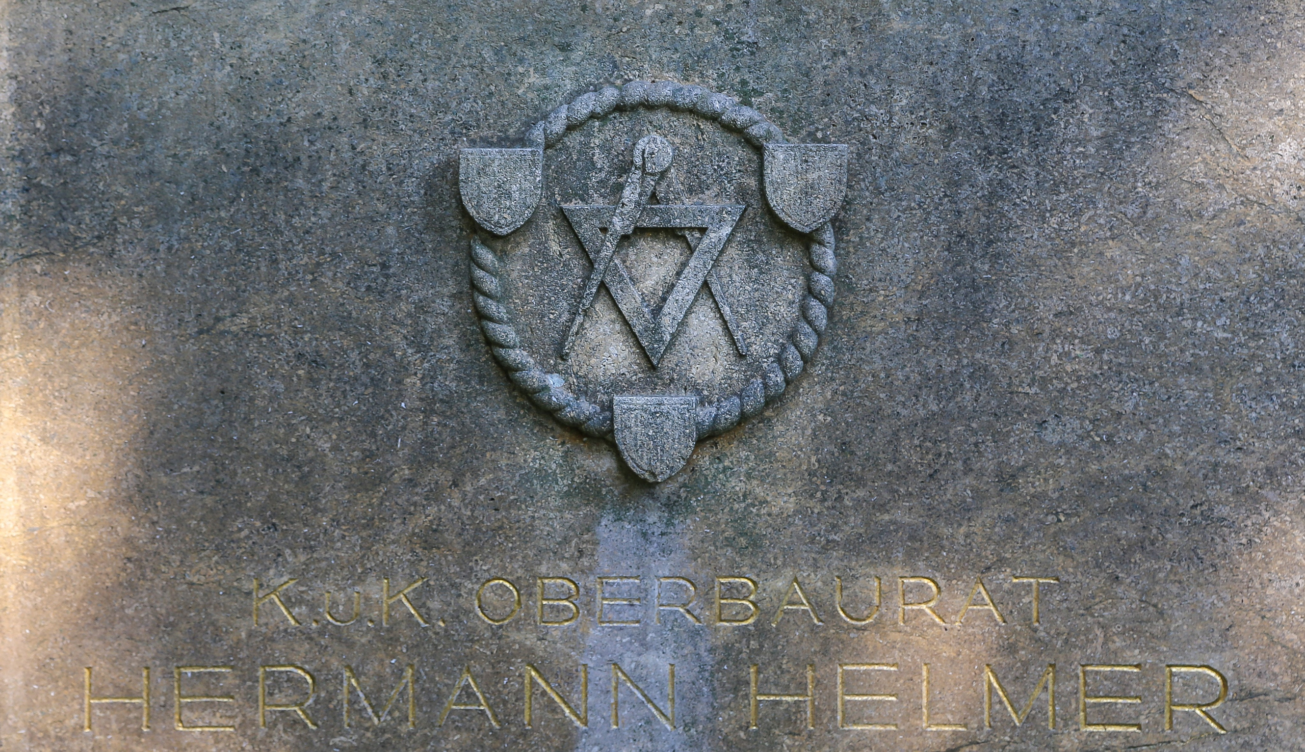 Австрия: Вена — Юденплатц и Центральной кладбище. Дарья Письменюк / Darya Leitstern — фотограф, музыкант, журналист, путешественник