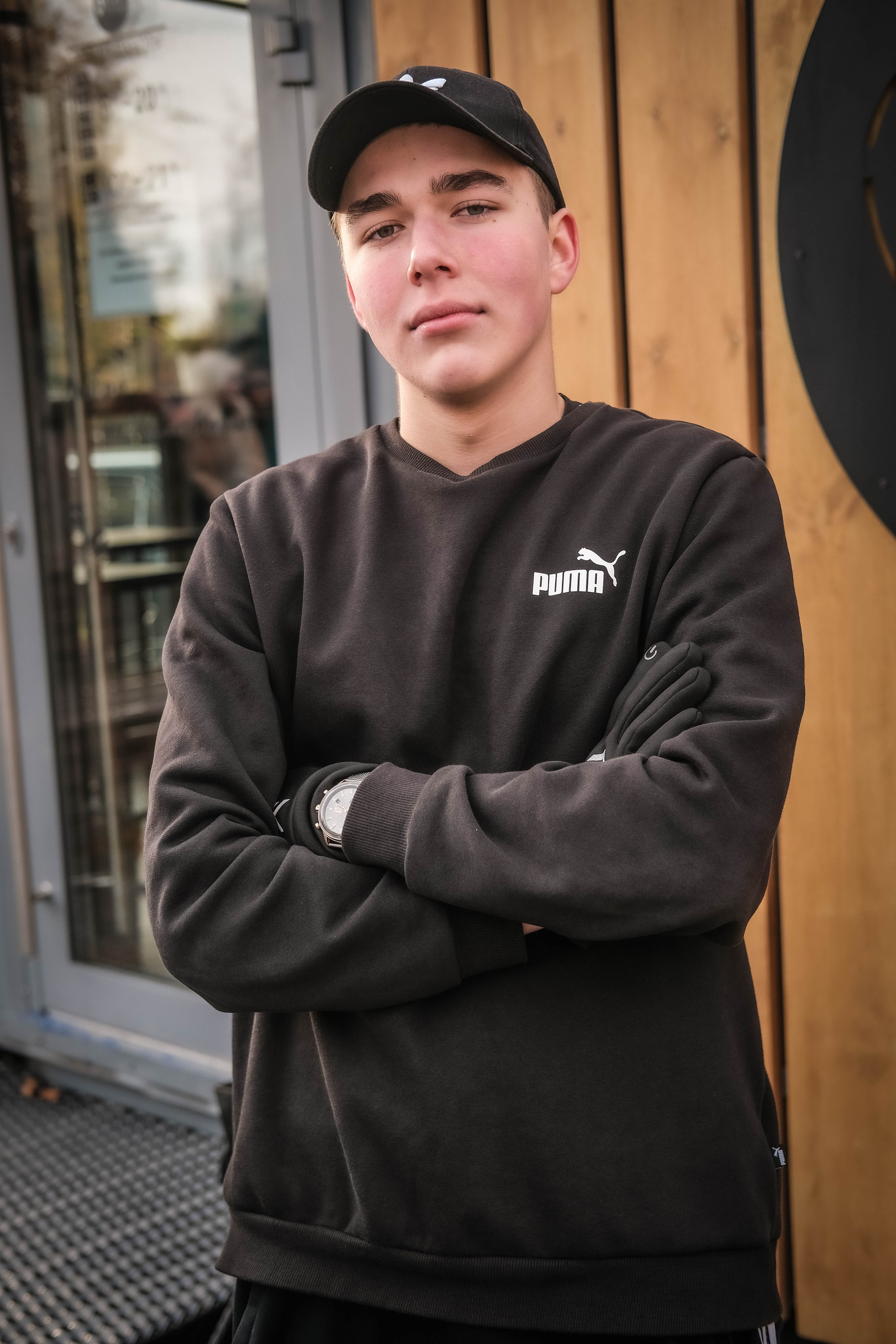 9 класс (прогулочная). Фотограф Елена Дегтярева. Семейная, детская и школьная фотография в Тюмени. Яркие и живые снимки, которые сохранят историю вашей семьи