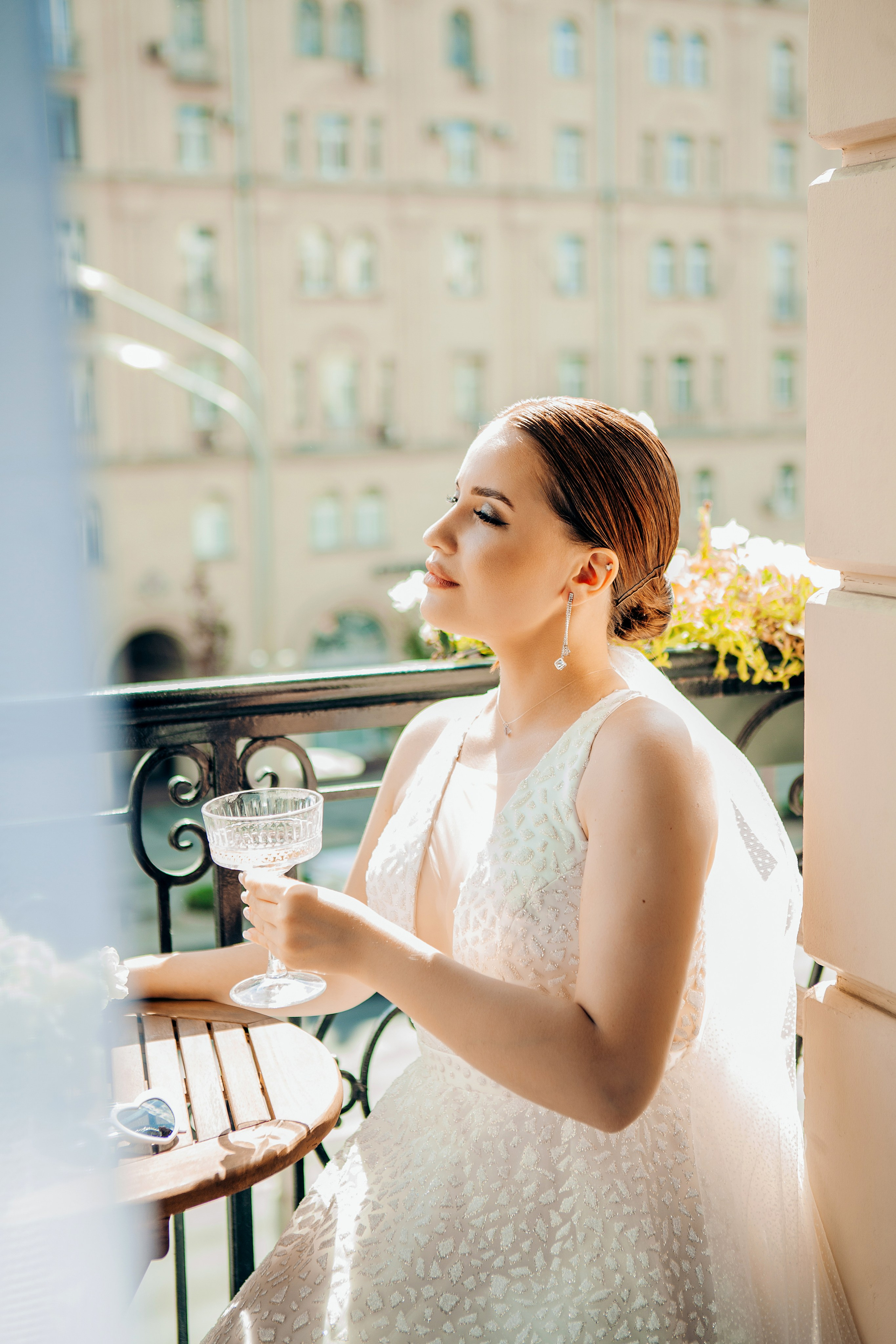 Свадебная фотосессия в отеле hartwell hotel и на патриарших прудах. Фотограф Ольга Ефремова